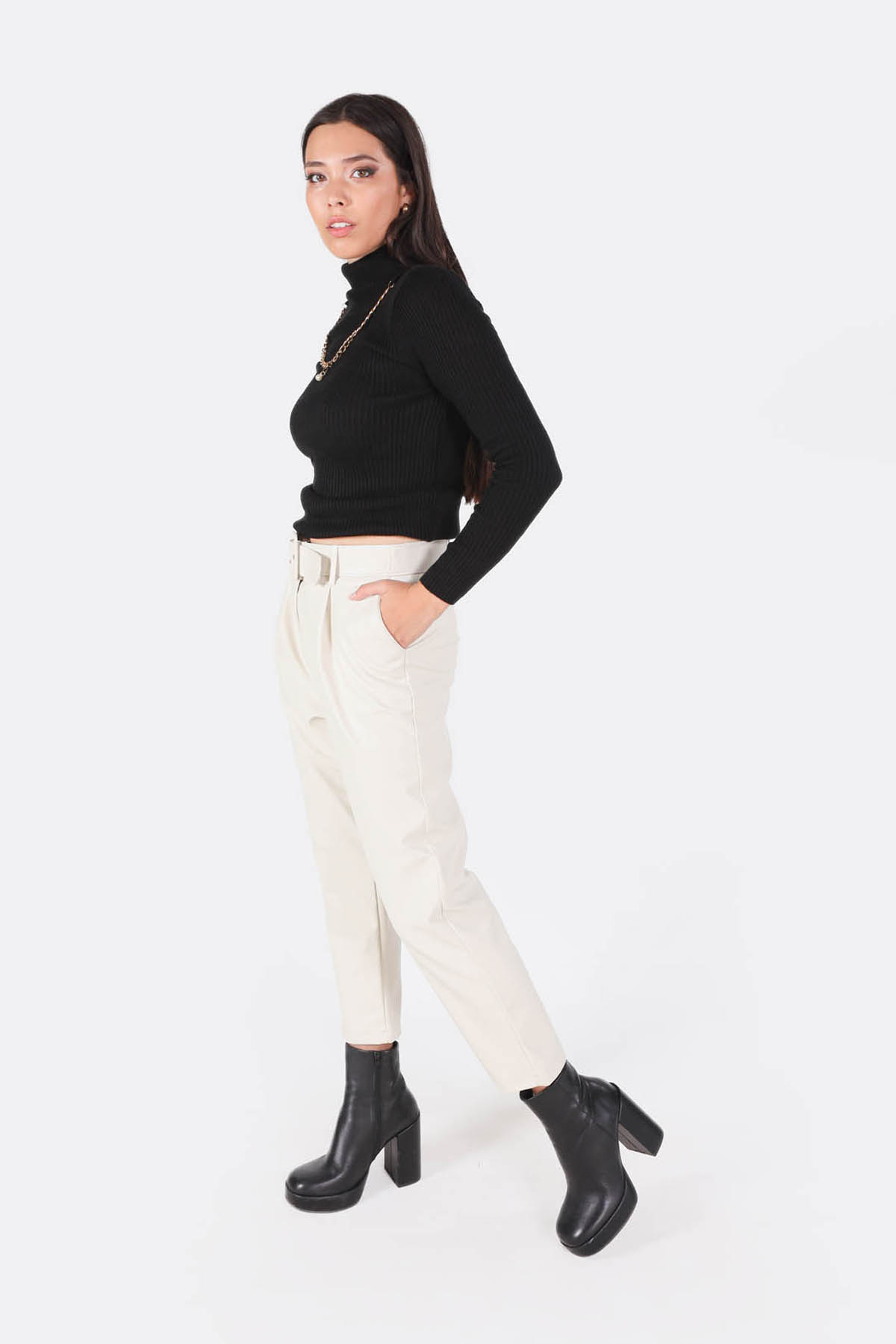 Siyah Balıkçı Yaka Kolye Detay Kazak 009 - 3