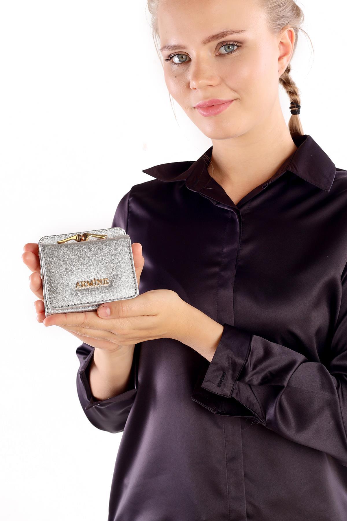 Gümüş Tokalı Klasik Cüzdan 025 