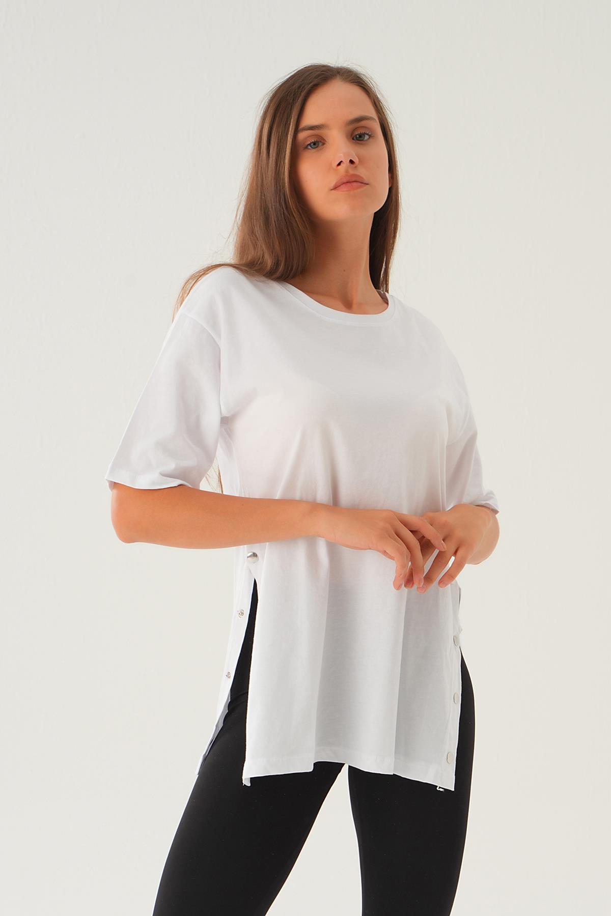 066 Yanları Çıtçıtlı Süprem Tişört Beyaz 