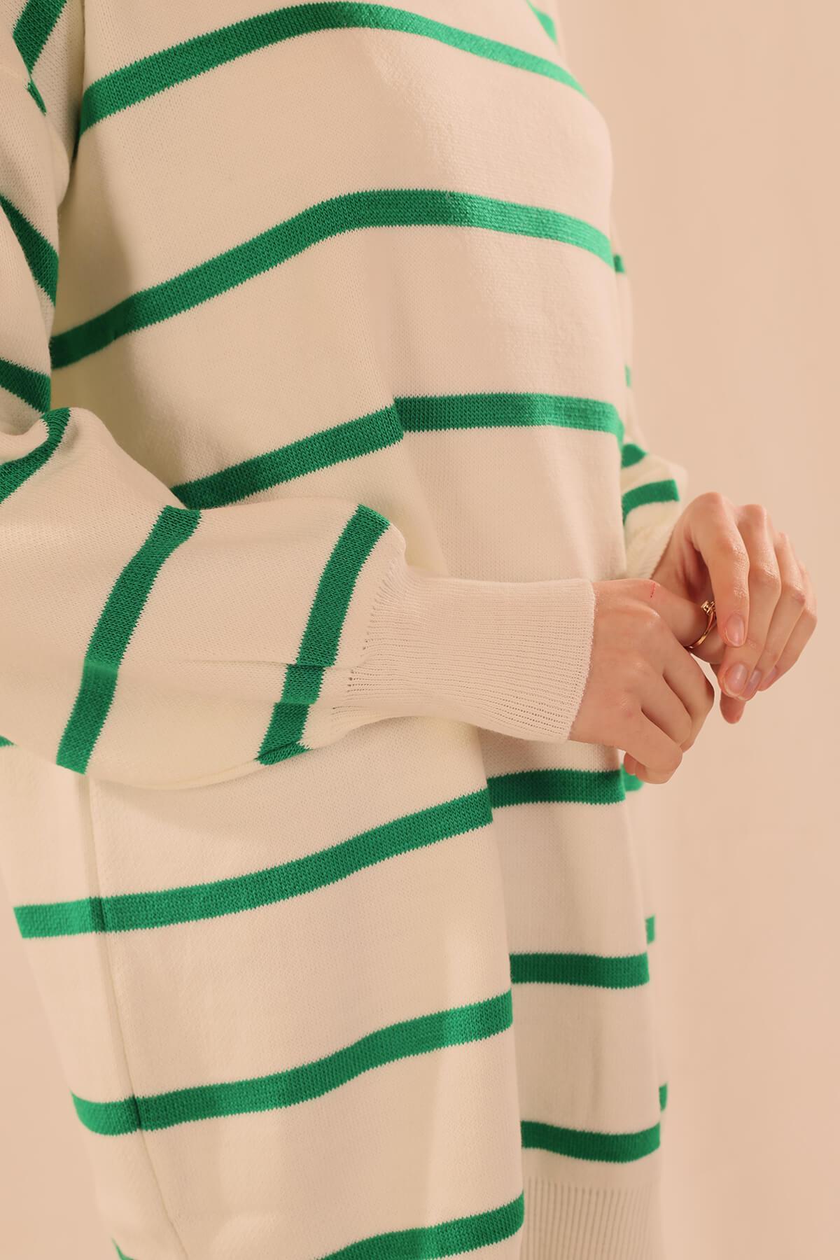 075 Bisiklet Yaka Yırtmaç Detay Tunik Benetton Yeşili - 4