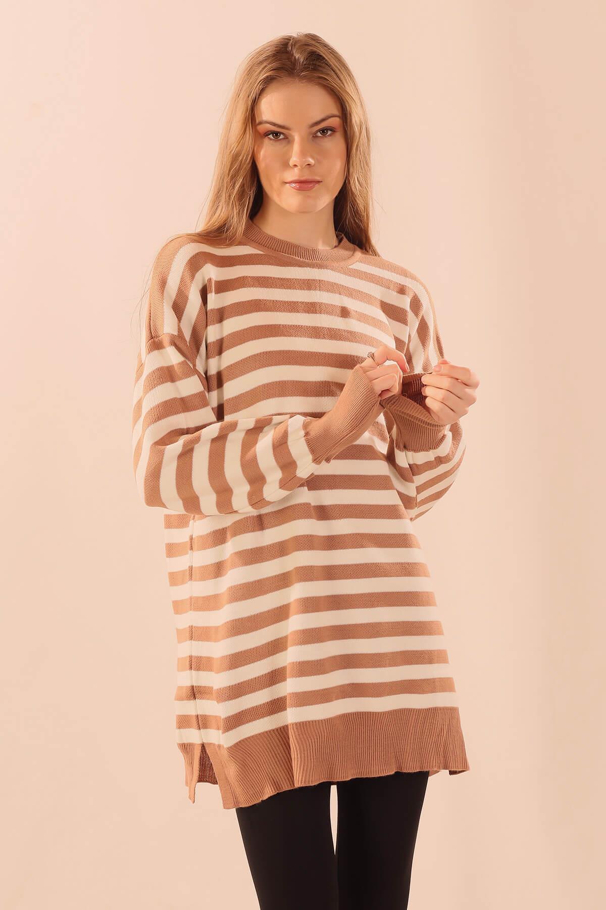 075 Bisiklet Yaka Yırtmaç Detay Tunik Bisküvi 