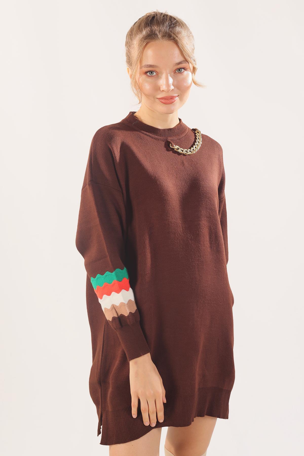 090 Kolye Detay Kol Renkli Tunik Acı Kahve - 4