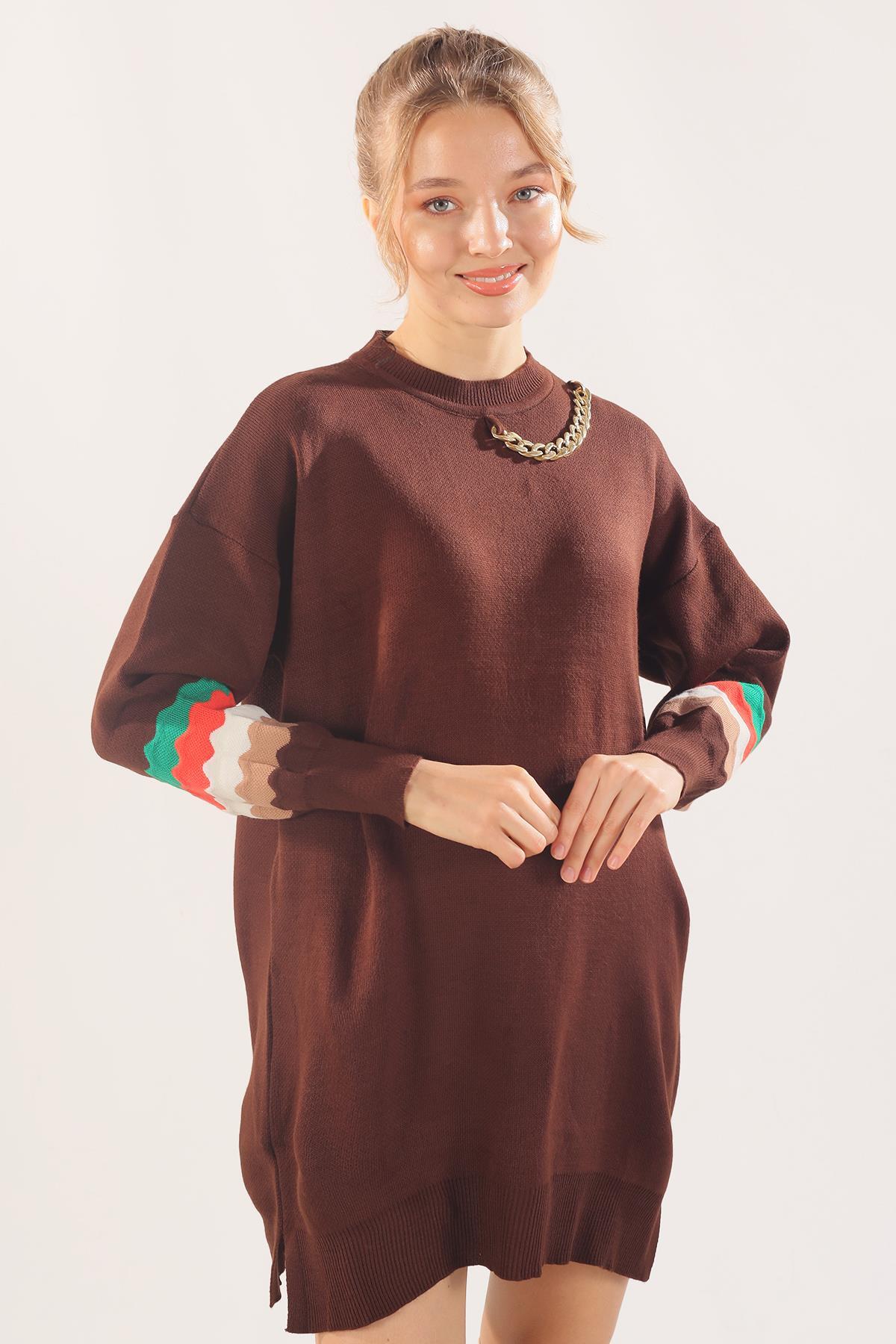 Acı Kahve Kolye Detay Kol Renkli Kazak 090 - 1