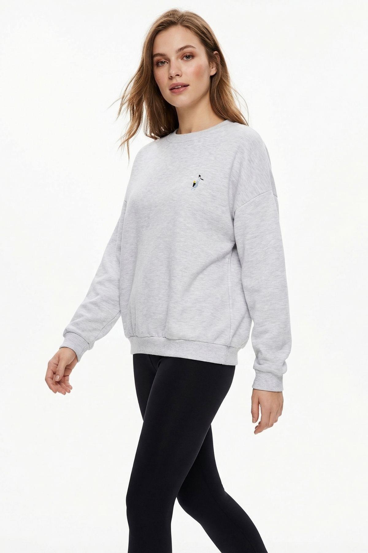 1021 Göğüs Nakışlı Sweat Gri - 2