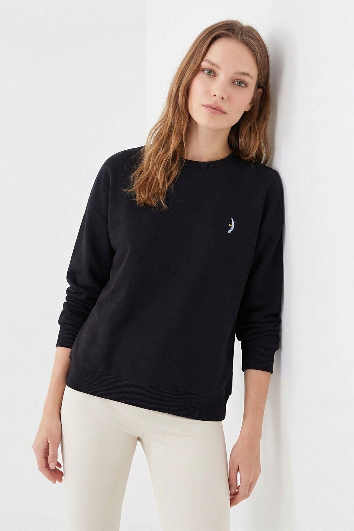 Siyah Göğüs Nakışlı Sweat 1021 