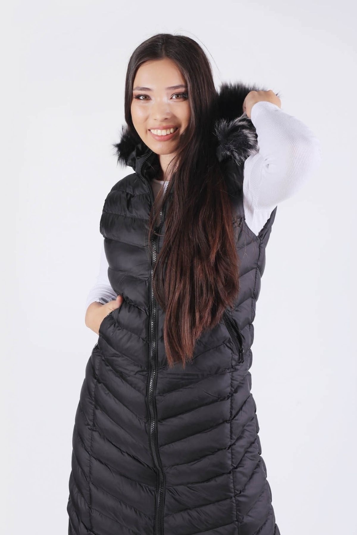 1025 Kapüşonlu Cepli Yelek Siyah - 1