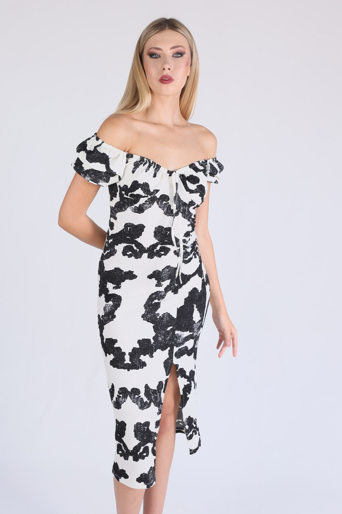 10765 Desenli Yırtmaçlı Elbise Siyah - 2