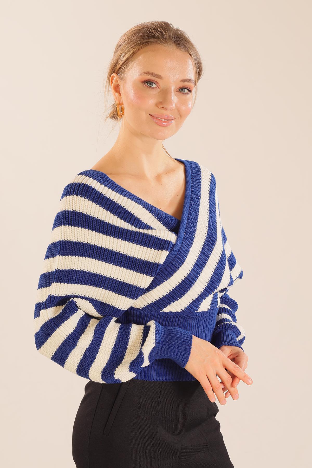 11005 Kruvaze Yaka Çizgili Kazak Saks-Ekru - 5