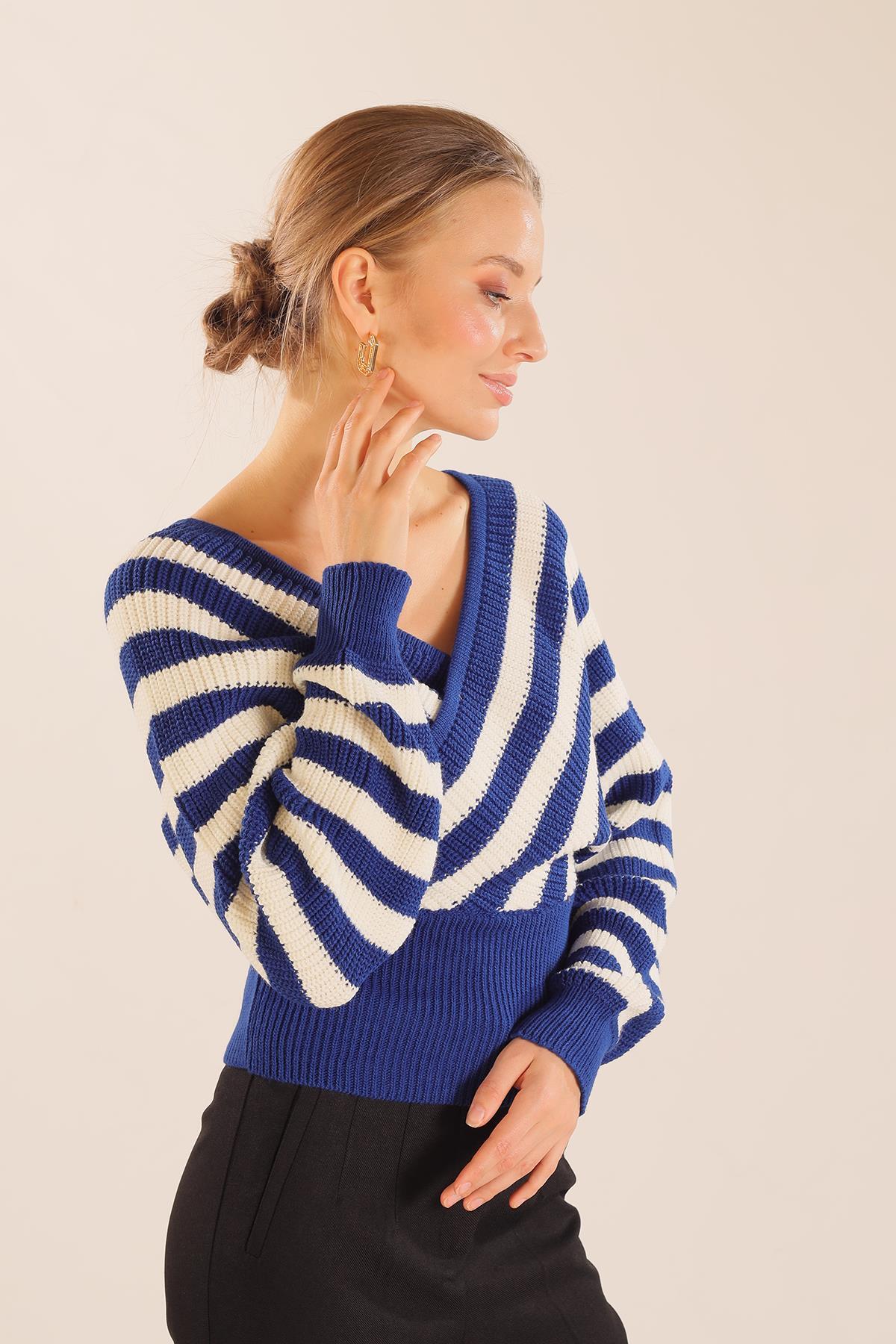 Saks-Ekru Kruvaze Yaka Çizgili Kazak 11005 - 3