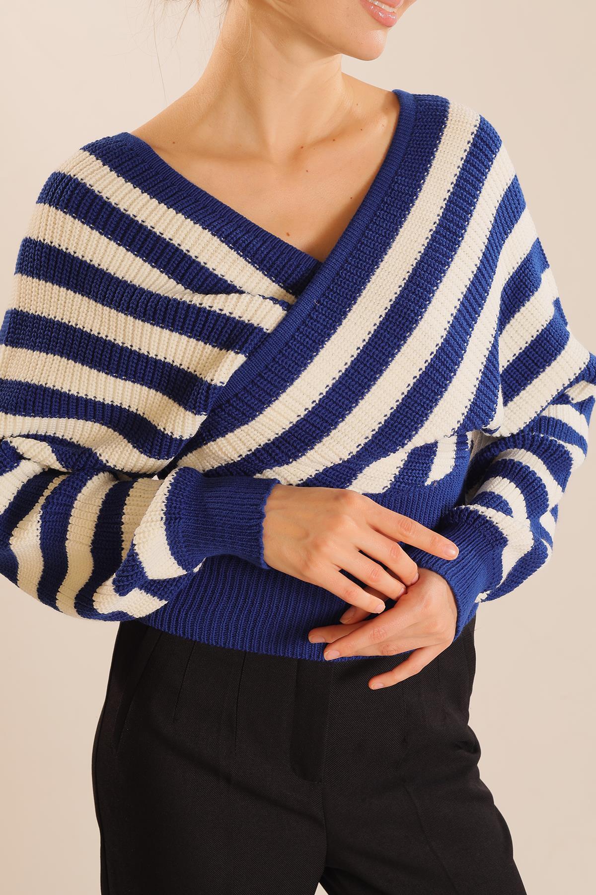 Saks-Ekru Kruvaze Yaka Çizgili Kazak 11005 - 6