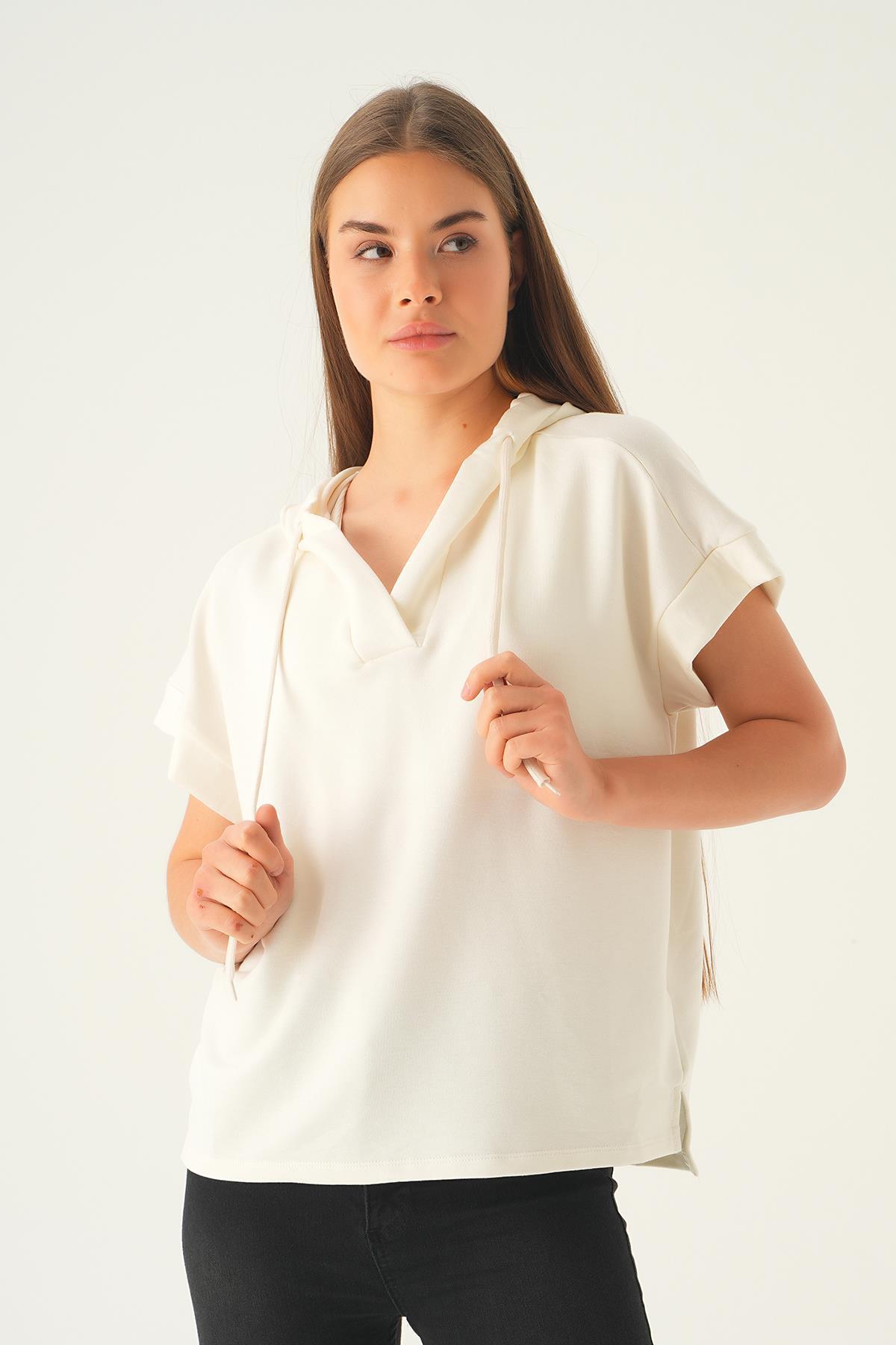 Krem Kapüşonlu Kısa Kol Tişört 1112 - 3