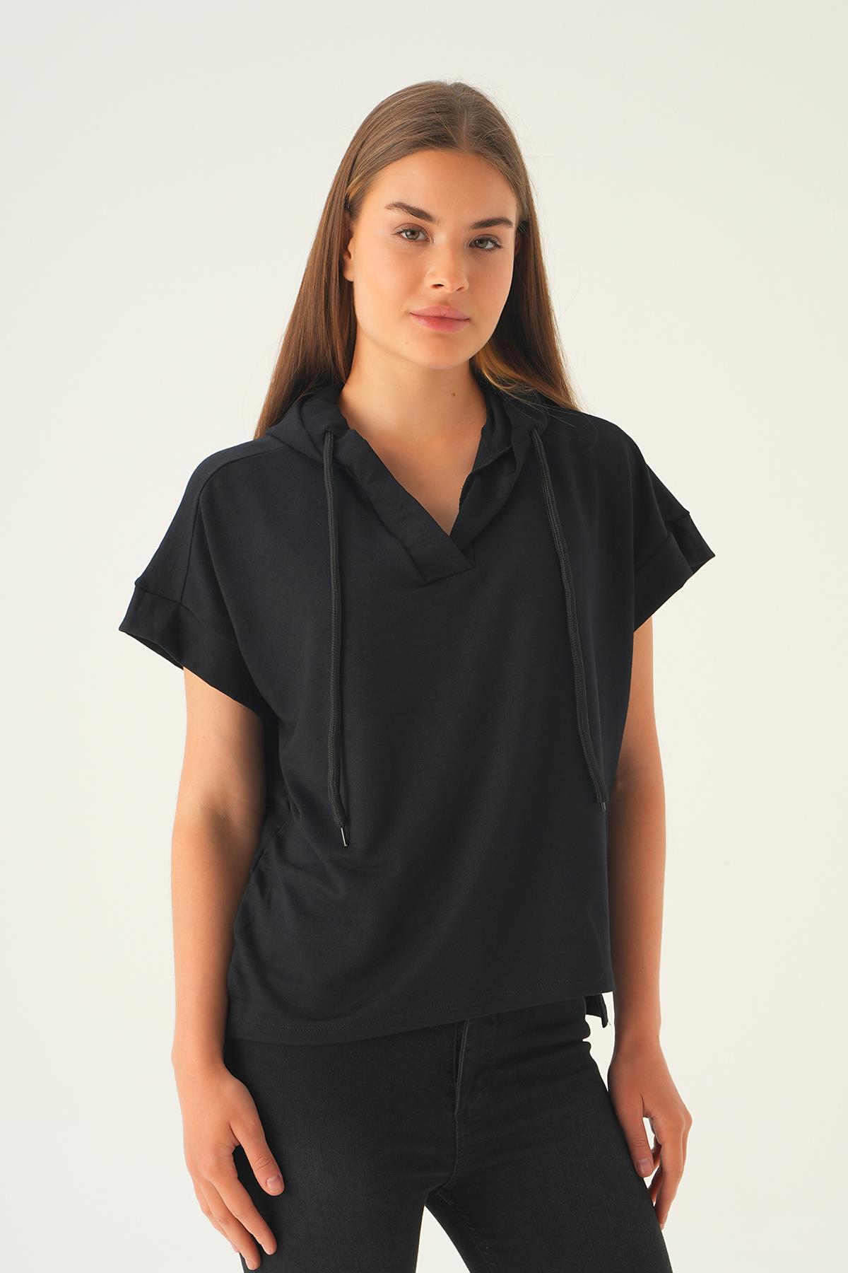 1112 Kapüşonlu Kısa Kol Tişört Siyah 