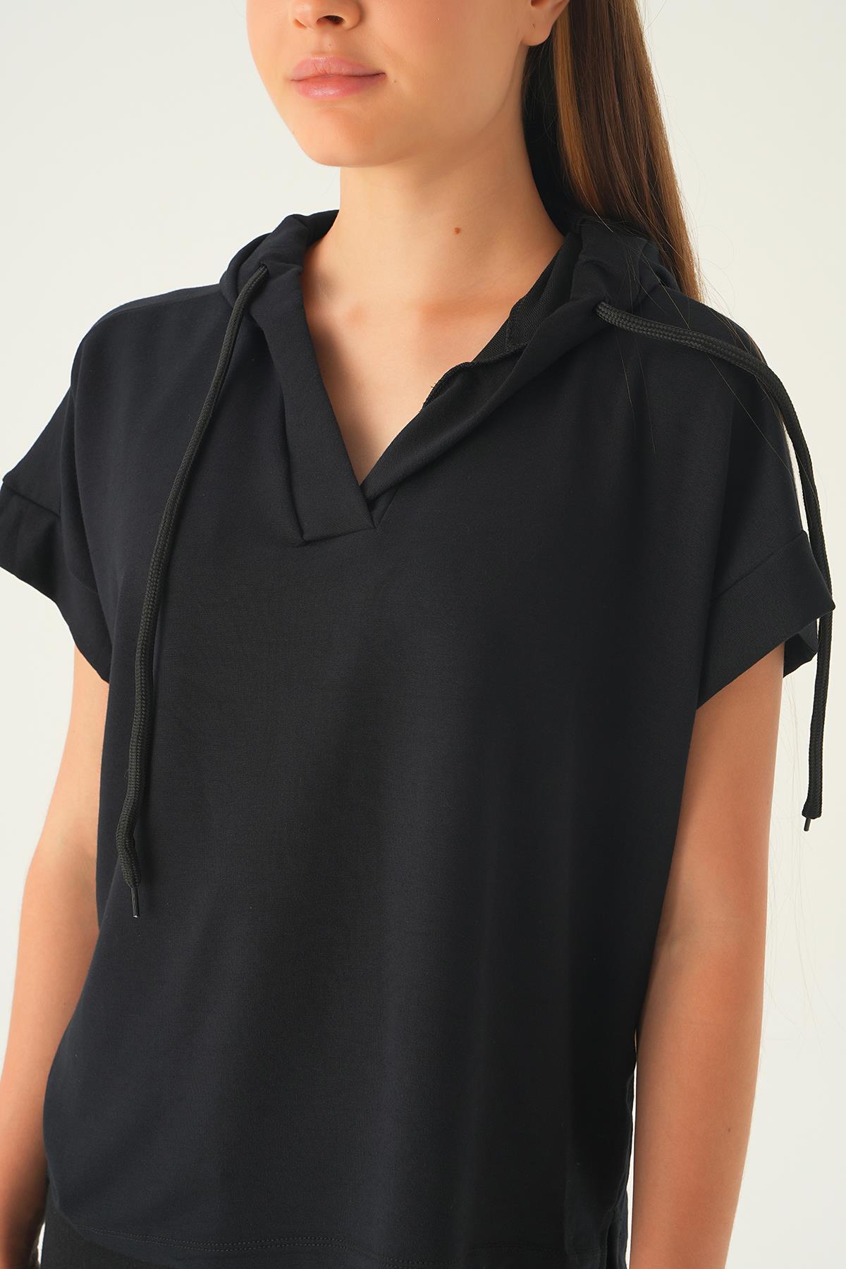 Siyah Kapüşonlu Kısa Kol Tişört 1112 - 6