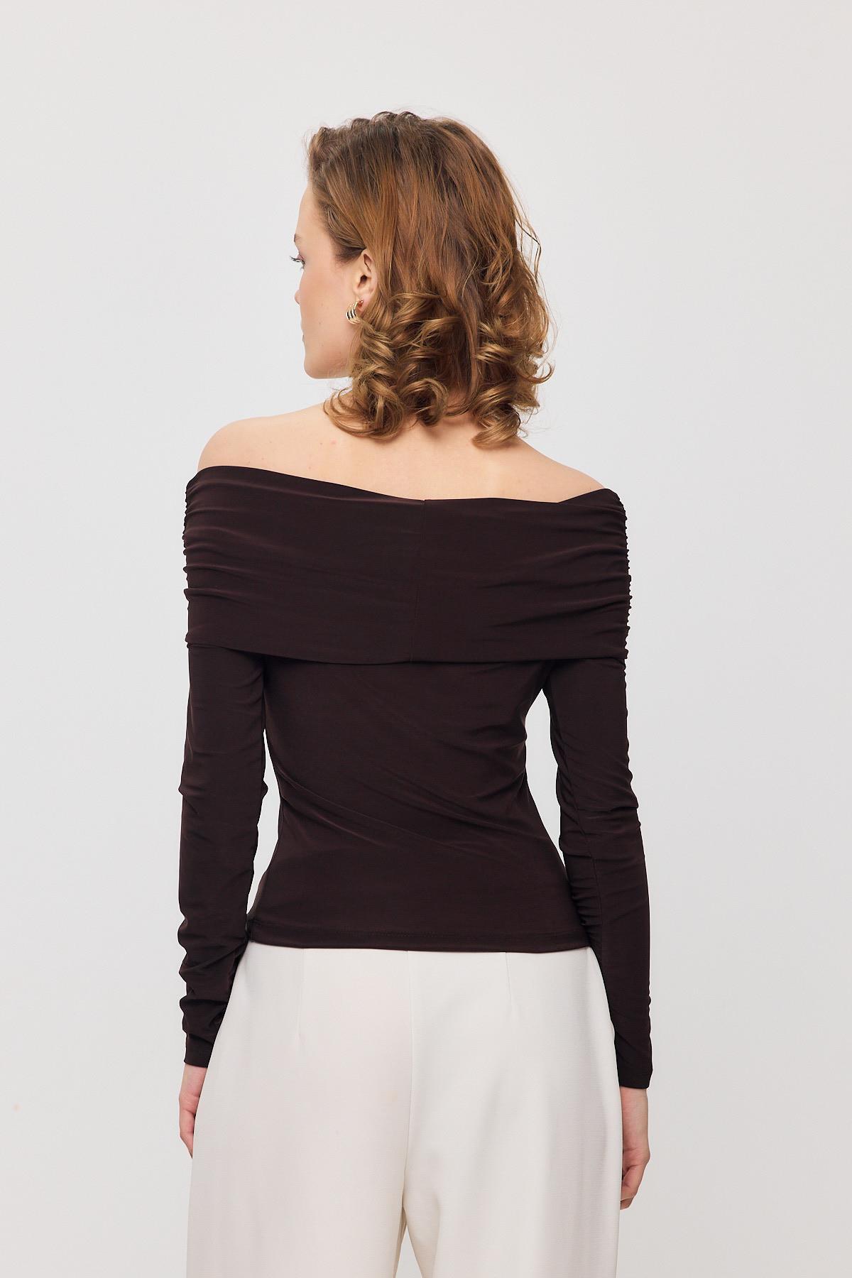 12222 Madonna Yaka Büzgülü Bluz Kahve - 5
