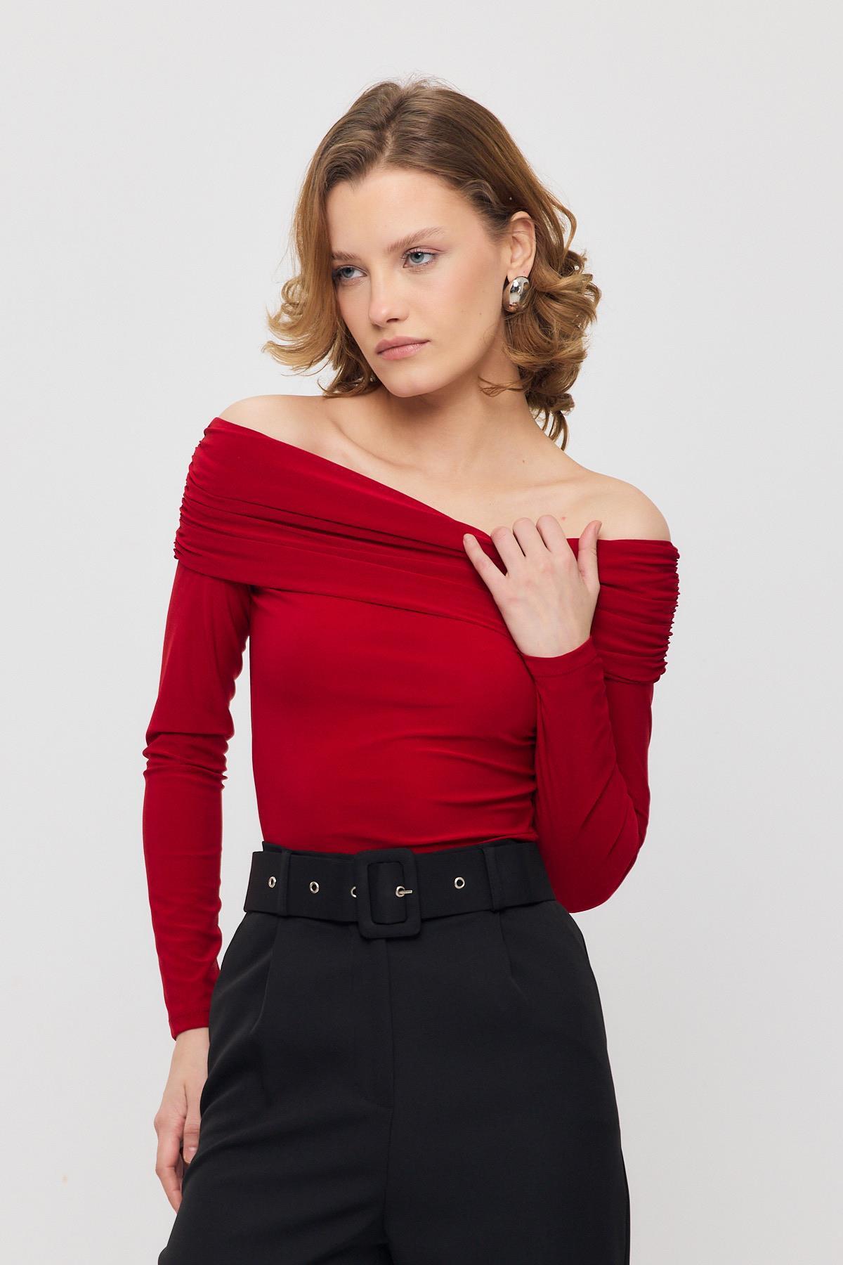 Kırmızı Madonna Yaka Büzgülü Bluz 12222 - 8