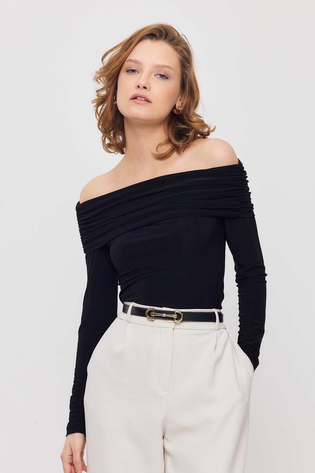 12222 Madonna Yaka Büzgülü Bluz Siyah 