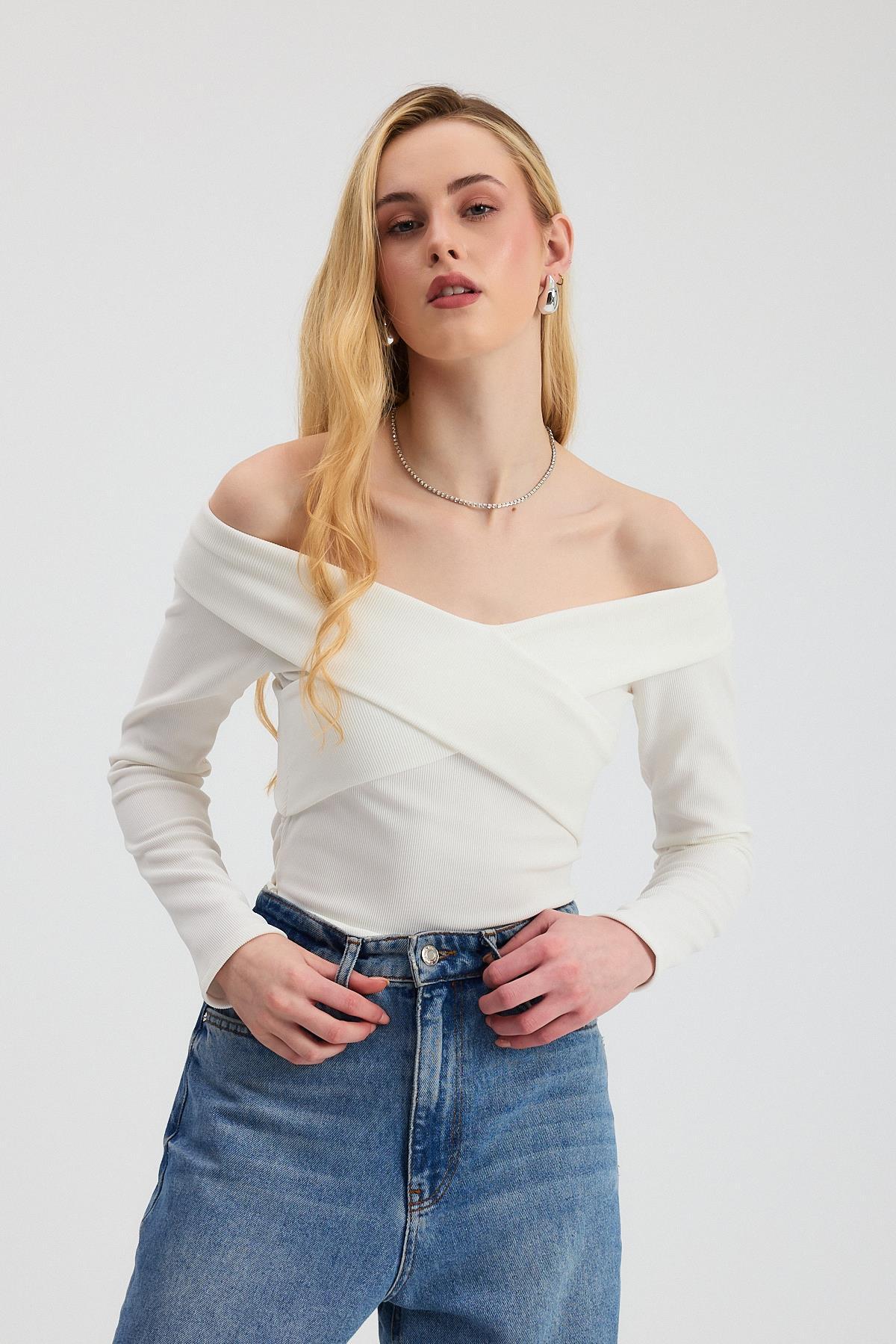 Ekru Çapraz Madonna Yaka Bluz 12748 - 6