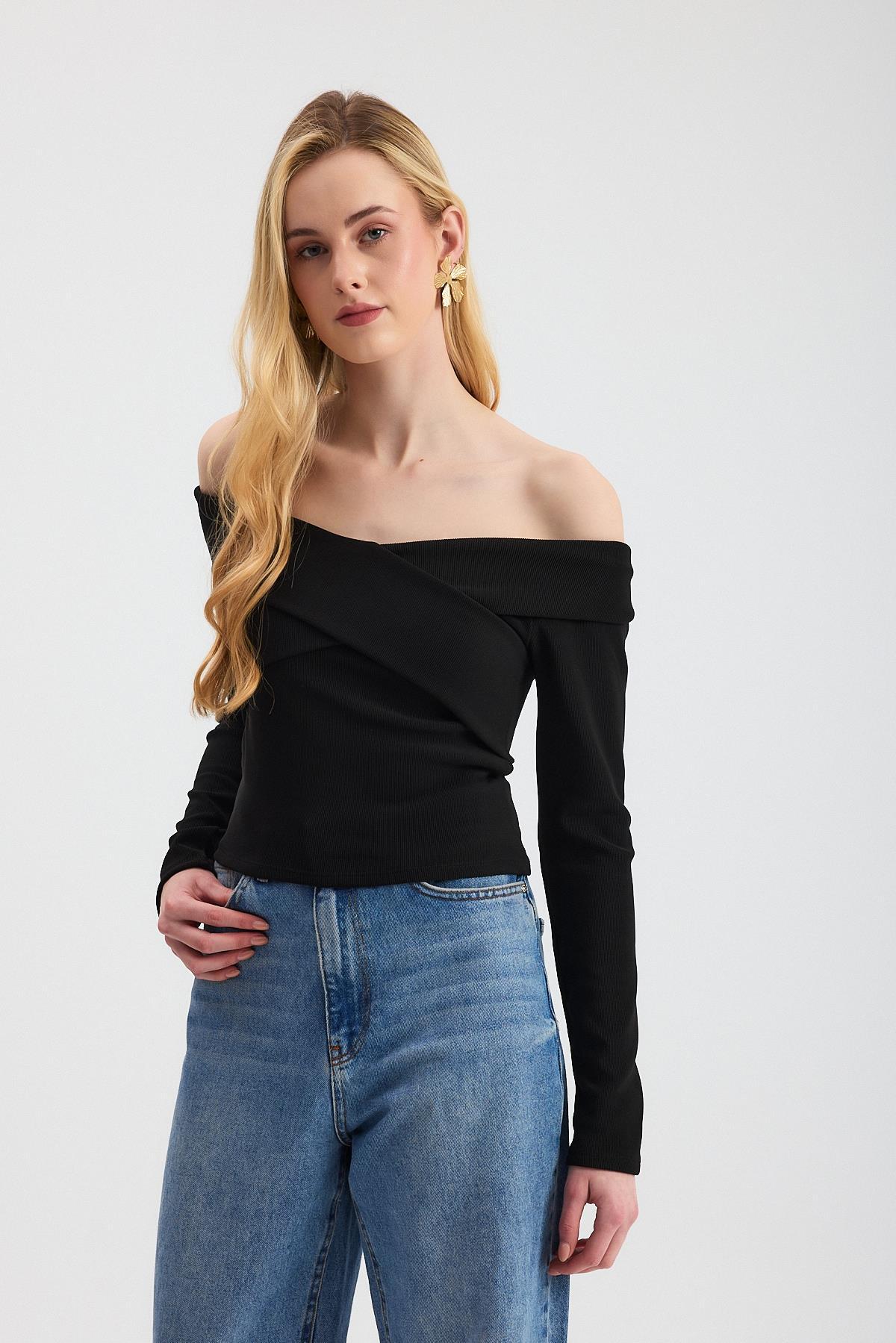 12748 Çapraz Madonna Yaka Bluz Siyah - RAYS