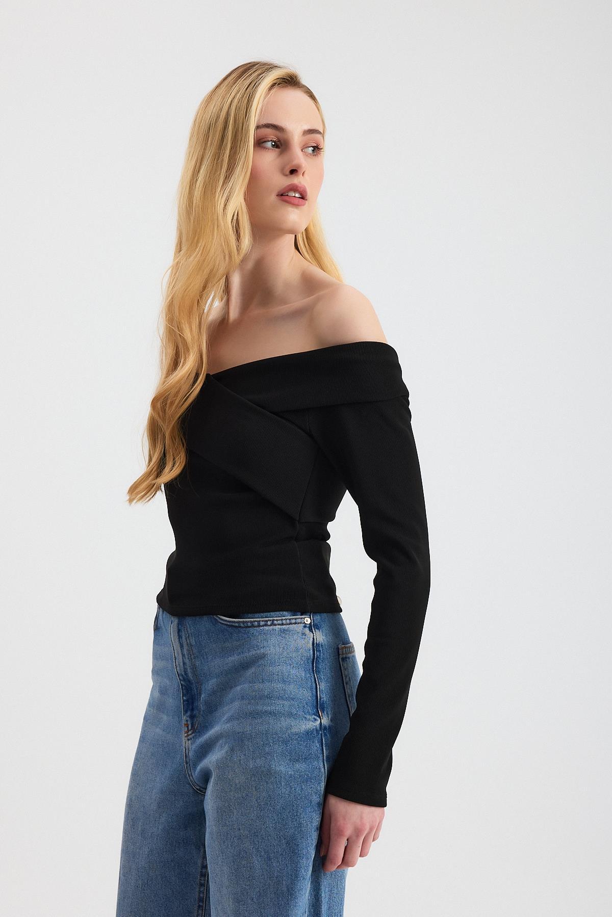 Siyah Çapraz Madonna Yaka Bluz 12748 - 2