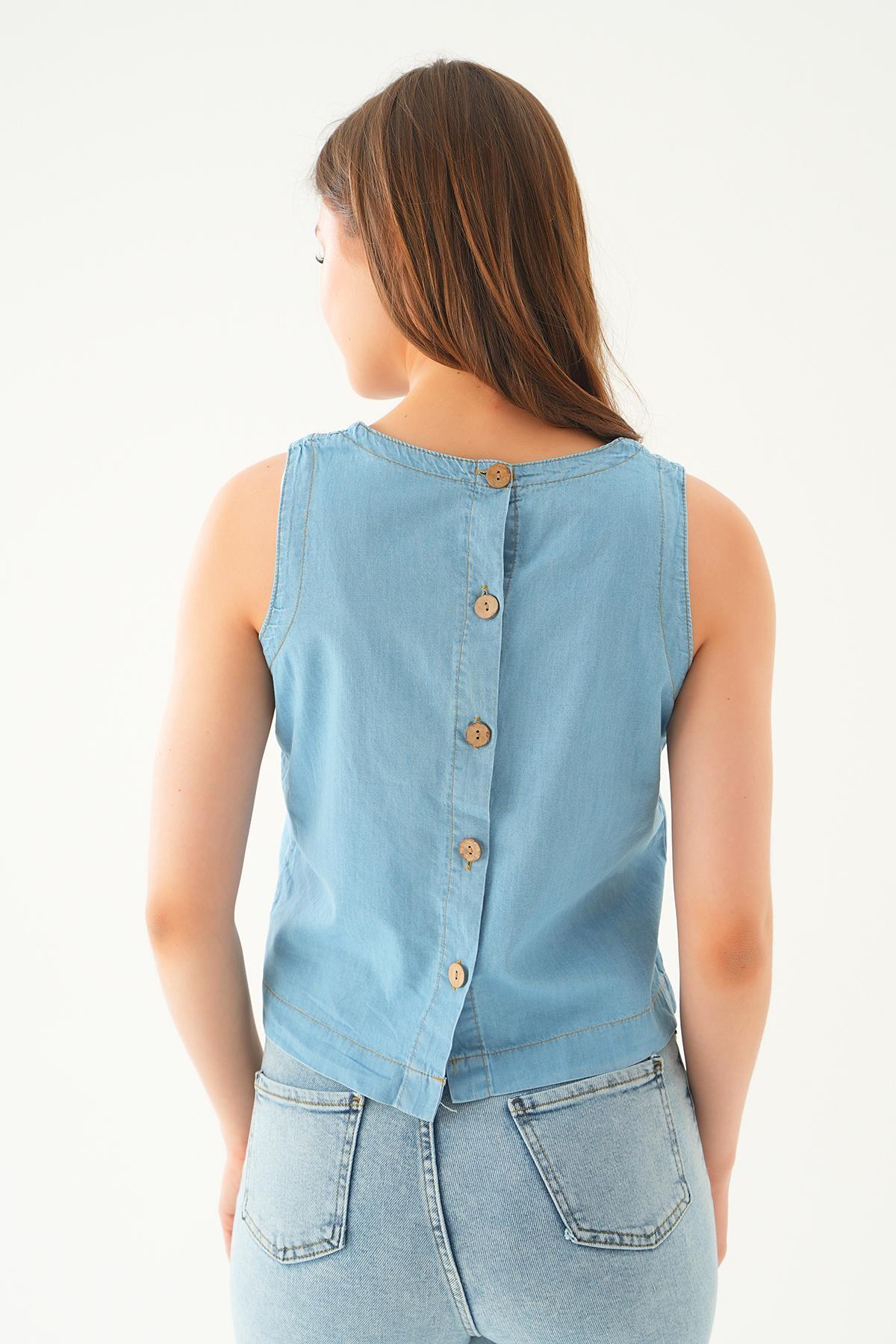 Açık Mavi Arka Düğme Detay Sıfır Kol Bluz 1299 - 5