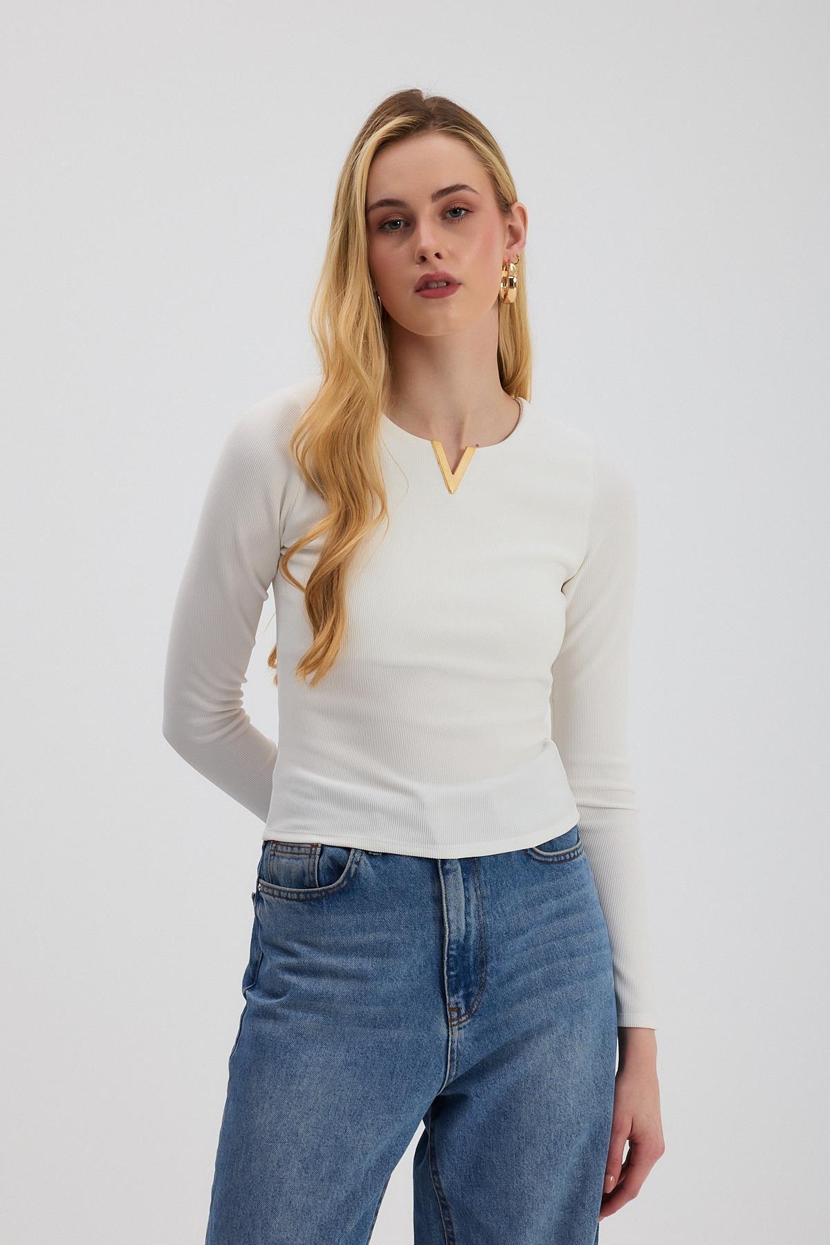 13084 Yaka V Demir Bluz Ekru - RAYS