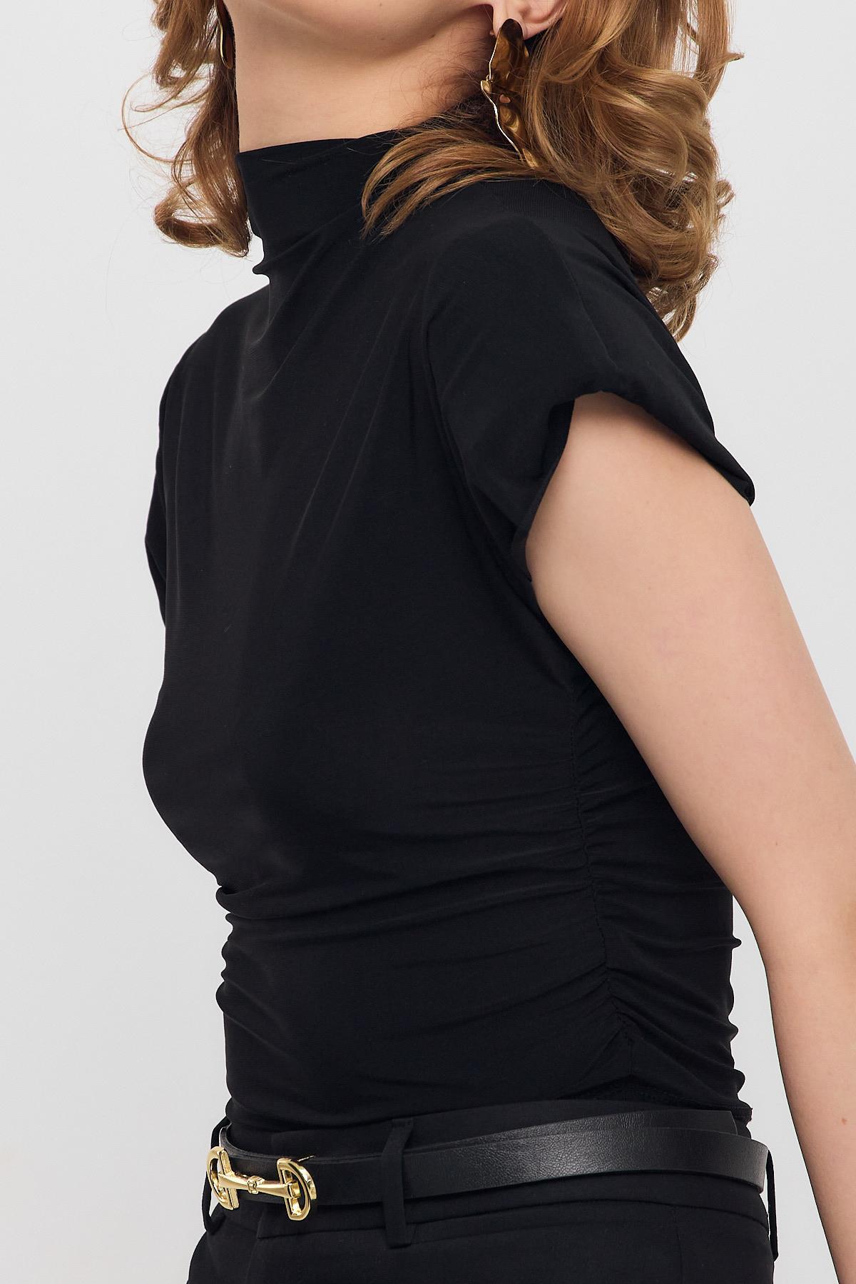 13185 Vatkalı Drapeli Kısa Kollu Bluz Siyah - 4