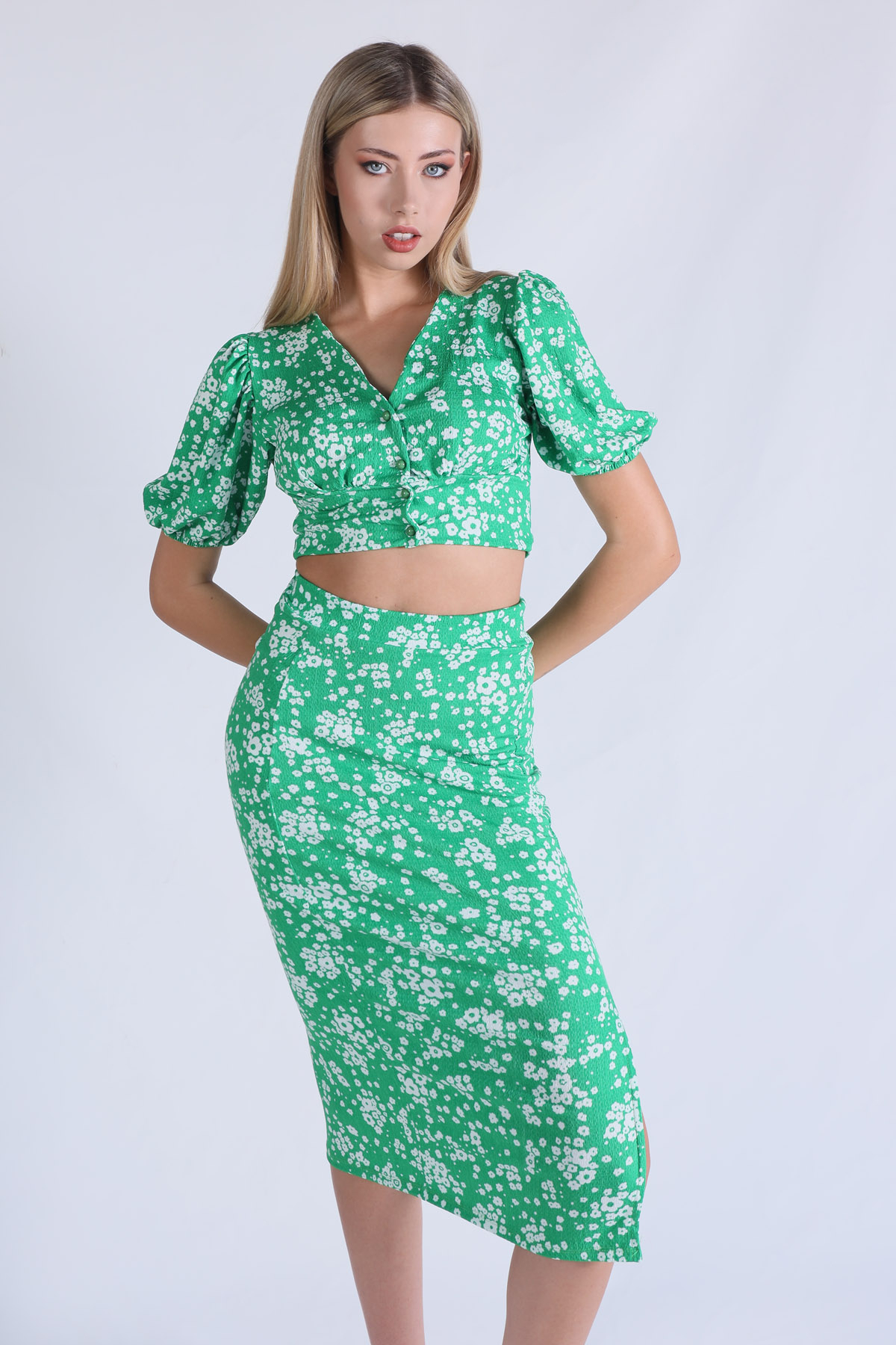 Benetton Yeşili Önü Düğmeli Yırtmaçlı Desenli Takım 1374 