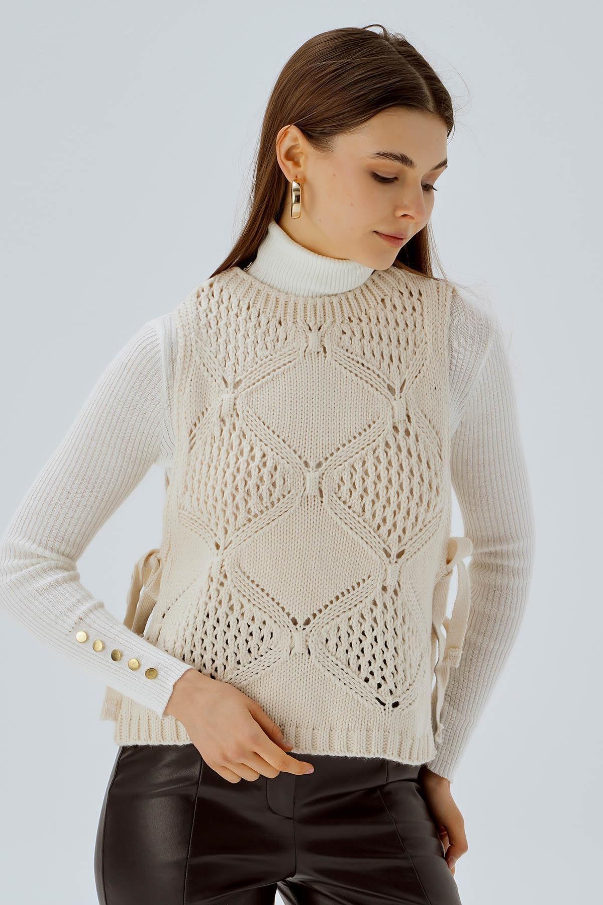 Bej Yan Bağlama Detay Süveter 1381 - 4