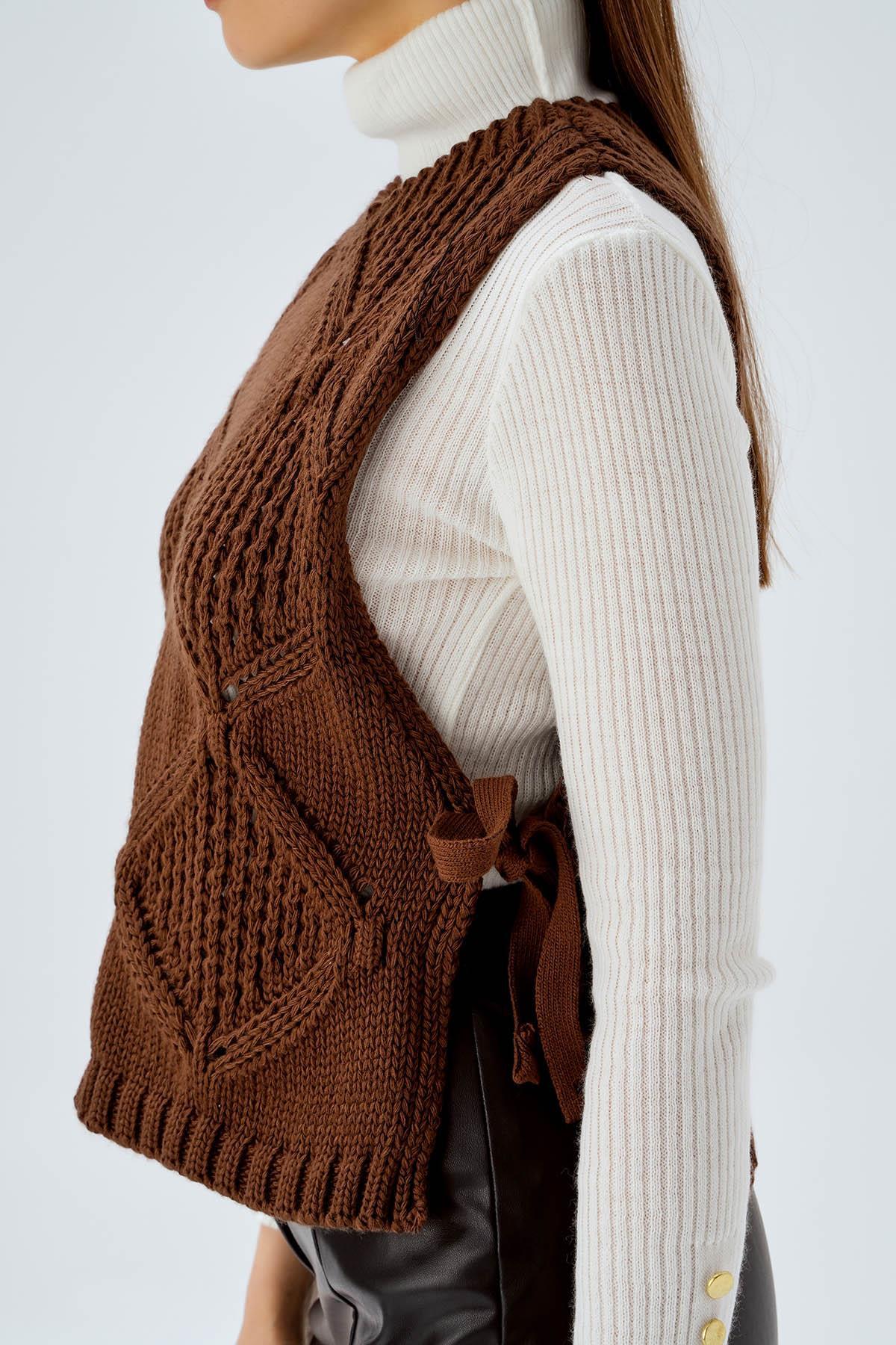 1381 Yan Bağlama Detay Süveter Kahve - 6