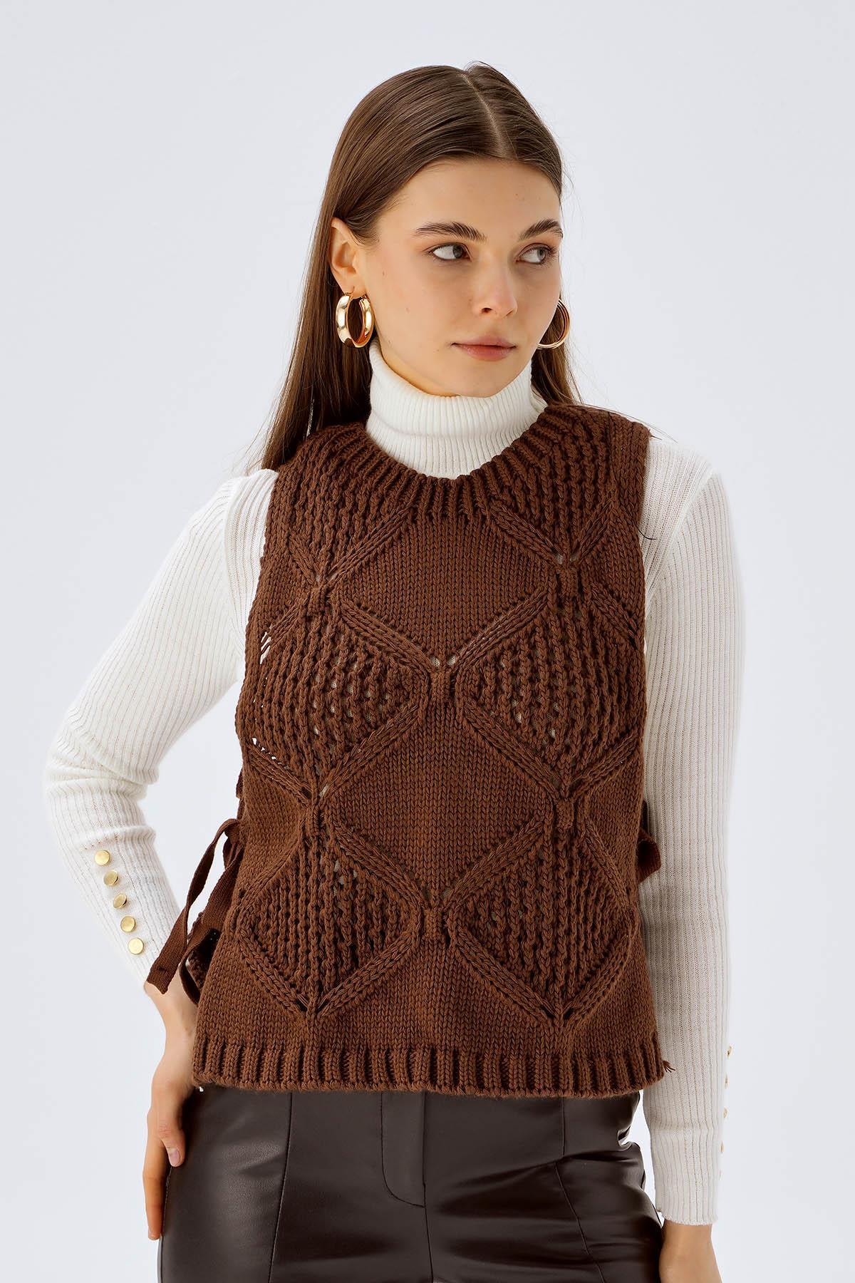 1381 Yan Bağlama Detay Süveter Kahve - 1