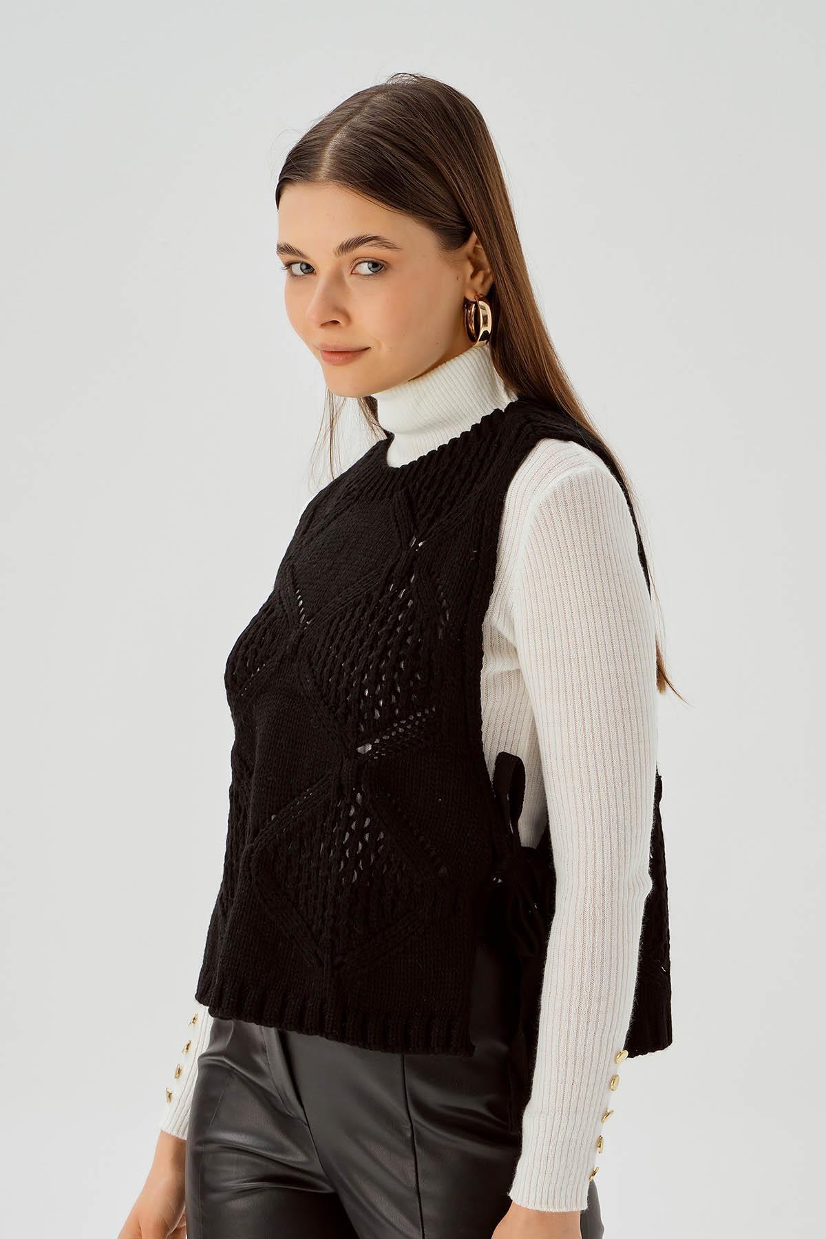 1381 Yan Bağlama Detay Süveter Siyah - 1