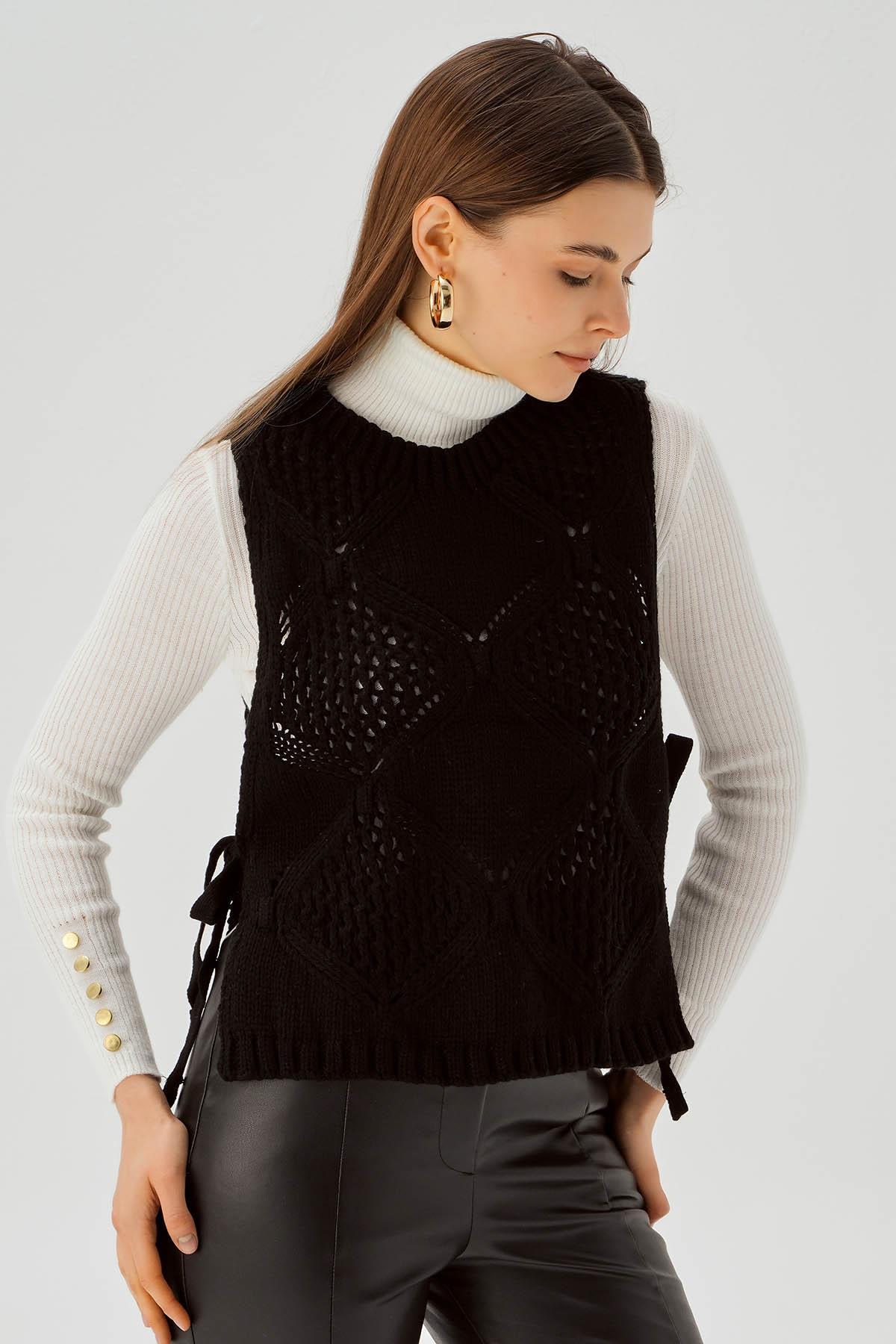 Siyah Yan Bağlama Detay Süveter 1381 - 4