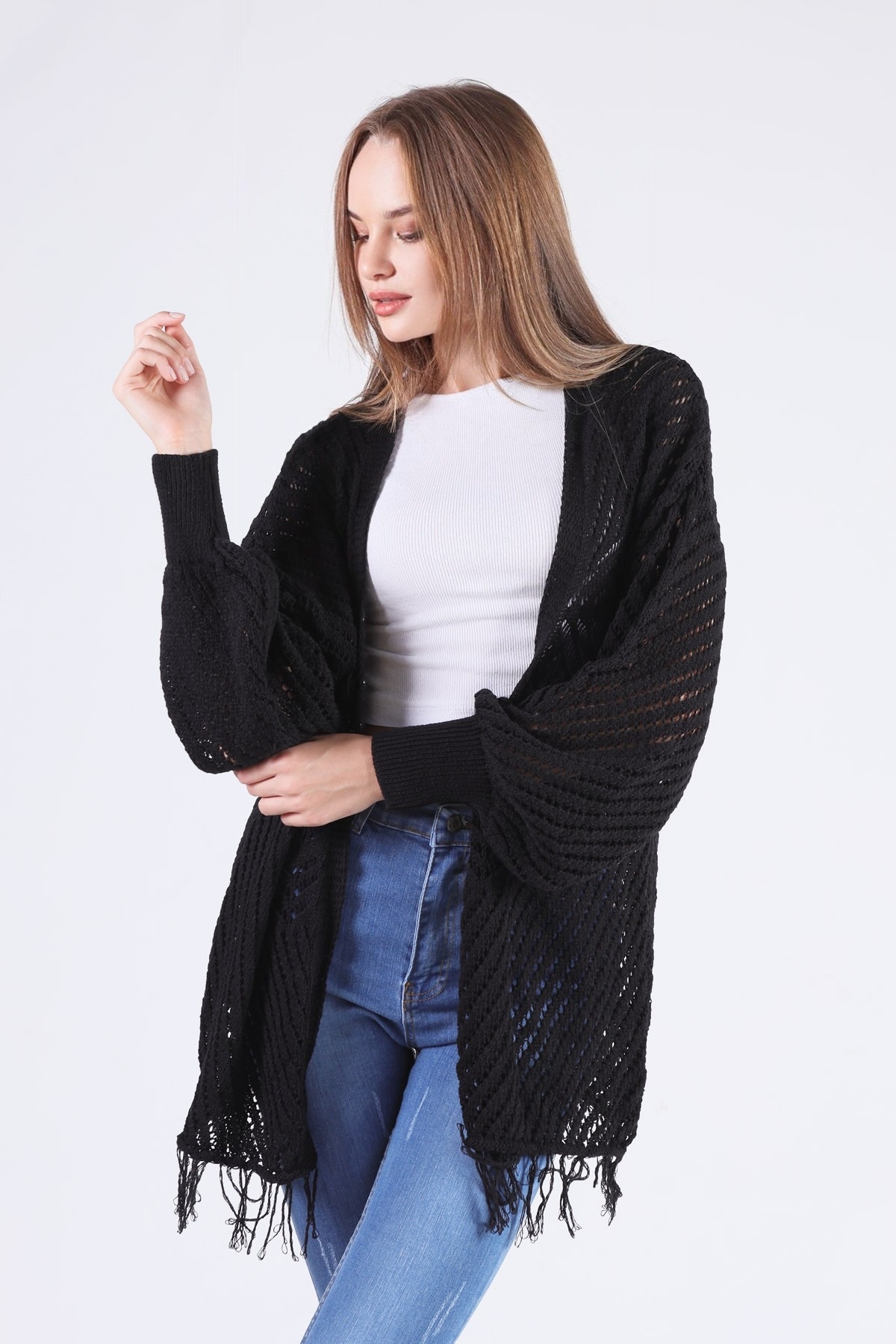 Siyah Kelebek Desen Püsküllü Hırka 1393 - 2