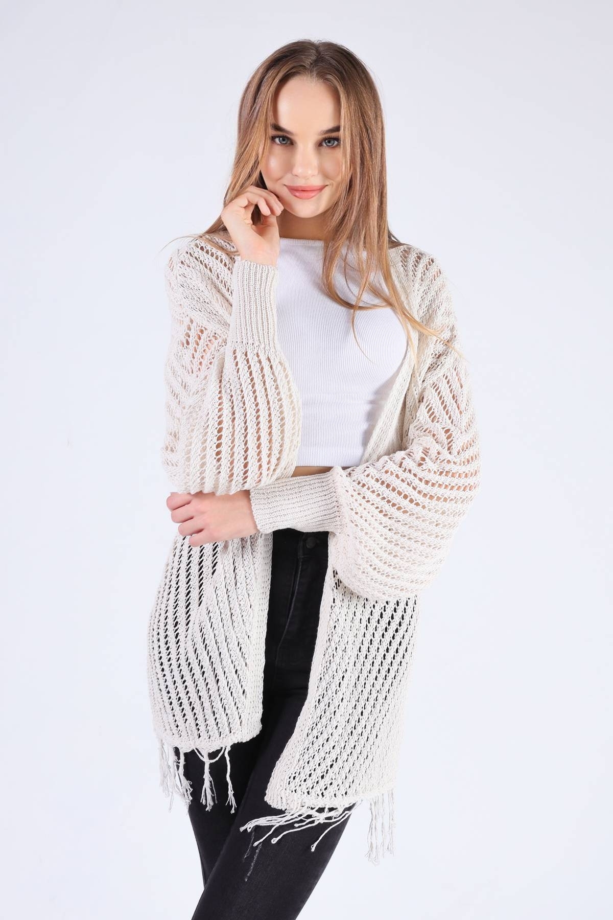 1393 Kelebek Desen Püsküllü Hırka Taş - 1