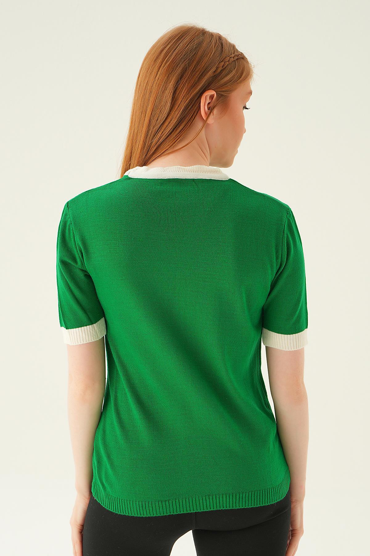 Benetton Yeşili Yaka ve Kol Çizgi Tişört 1442 - 5