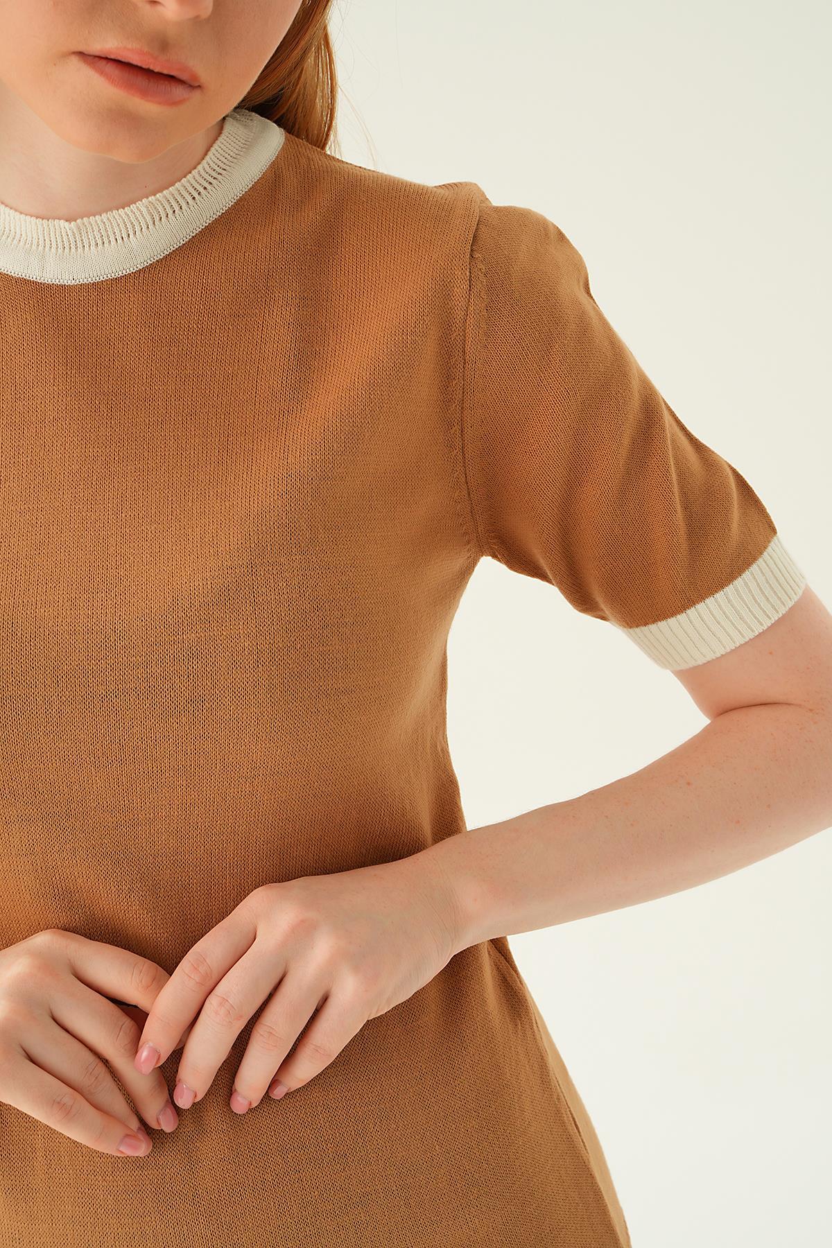 Camel Yaka ve Kol Çizgi Tişört 1442 - 6