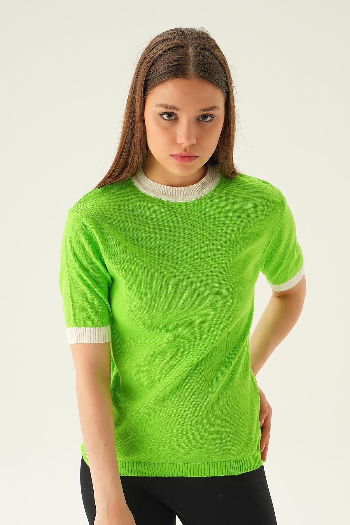 Elma Yeşili Yaka ve Kol Çizgi Tişört 1442 - 6
