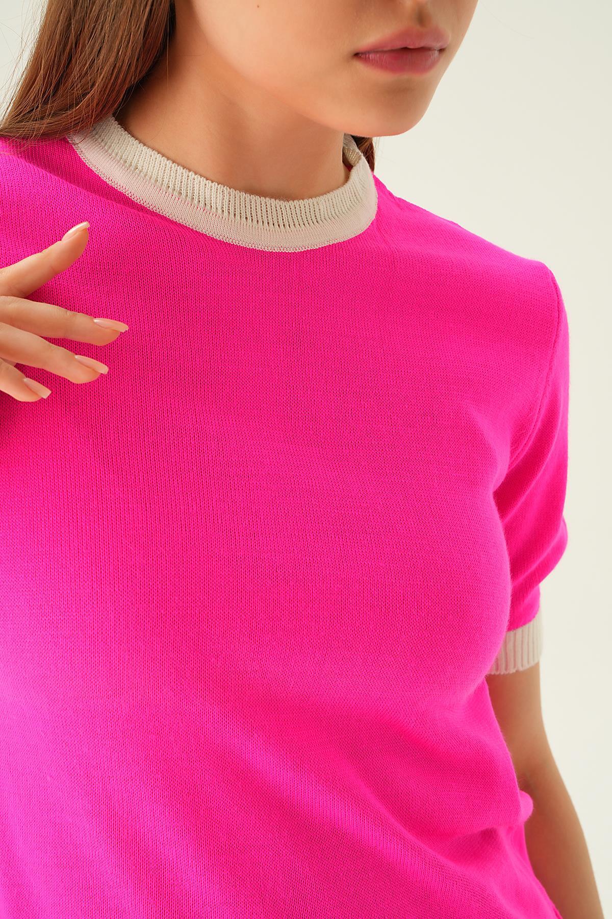 Fuşya Yaka ve Kol Çizgi Tişört 1442 - 6