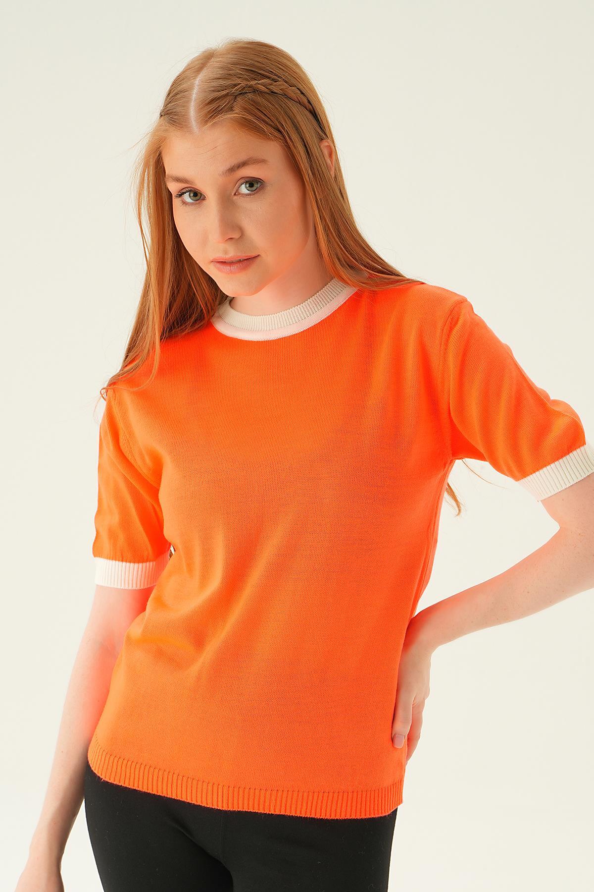 Orange Yaka ve Kol Çizgi Tişört 1442 - 2