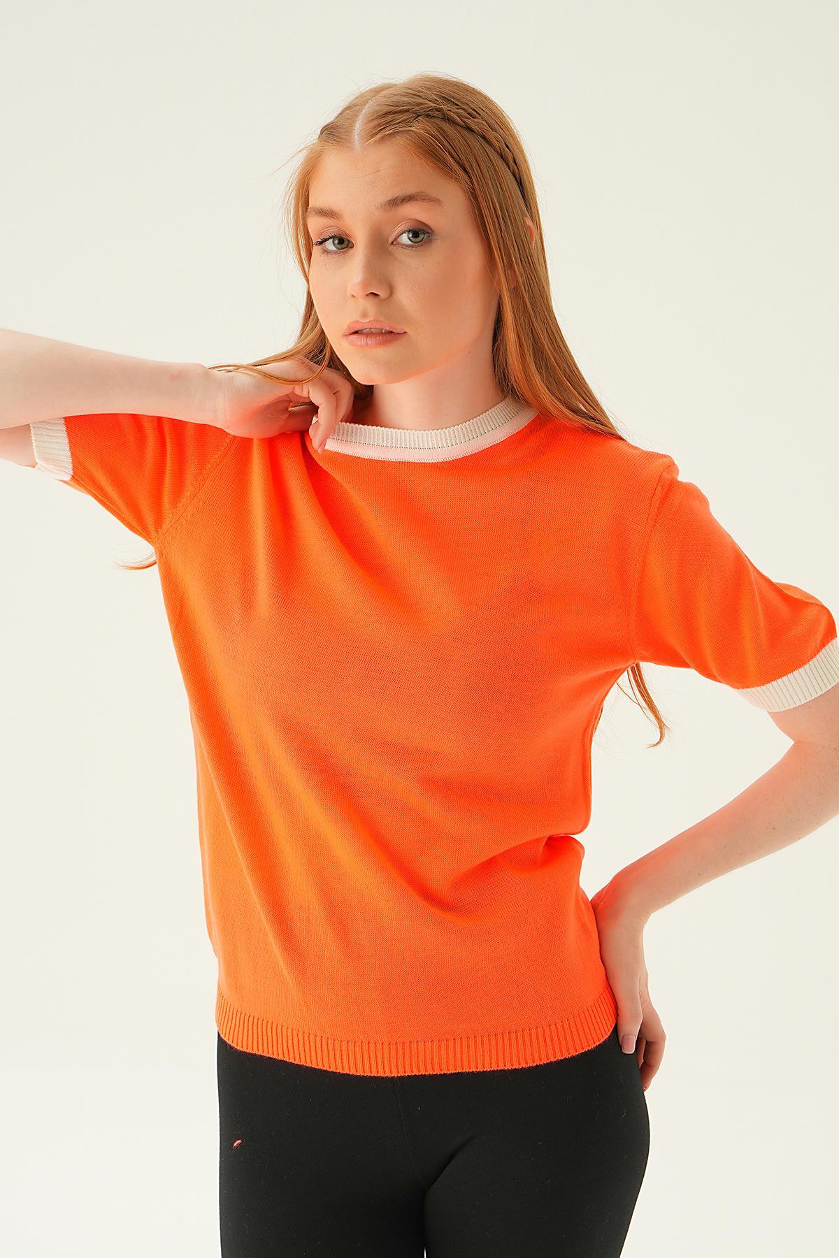 Orange Yaka ve Kol Çizgi Tişört 1442 - 4