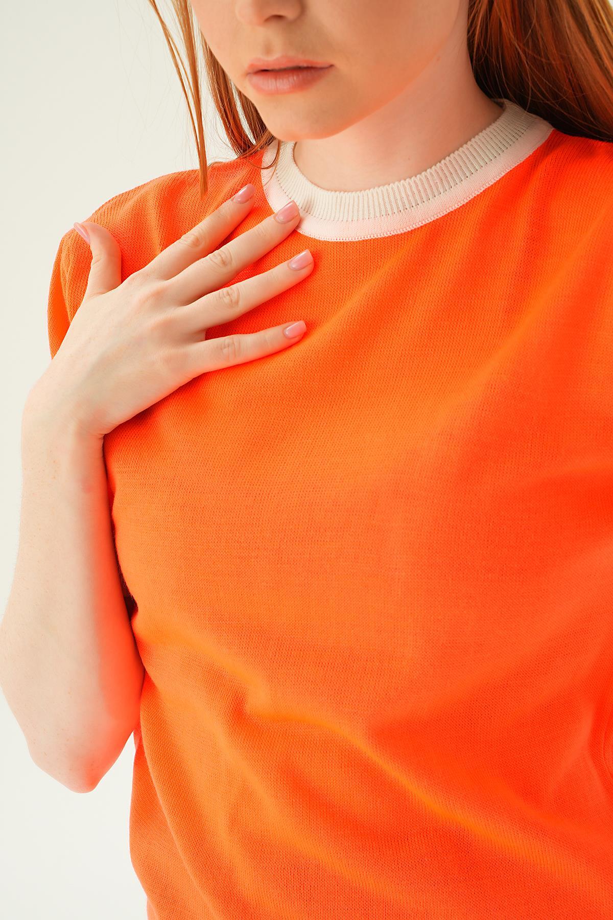 Orange Yaka ve Kol Çizgi Tişört 1442 - 6