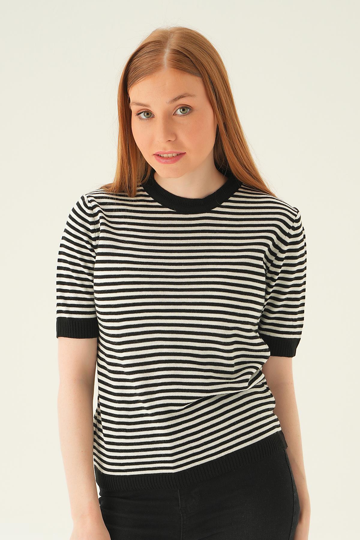 Siyah Çizgili Tişört 1443 