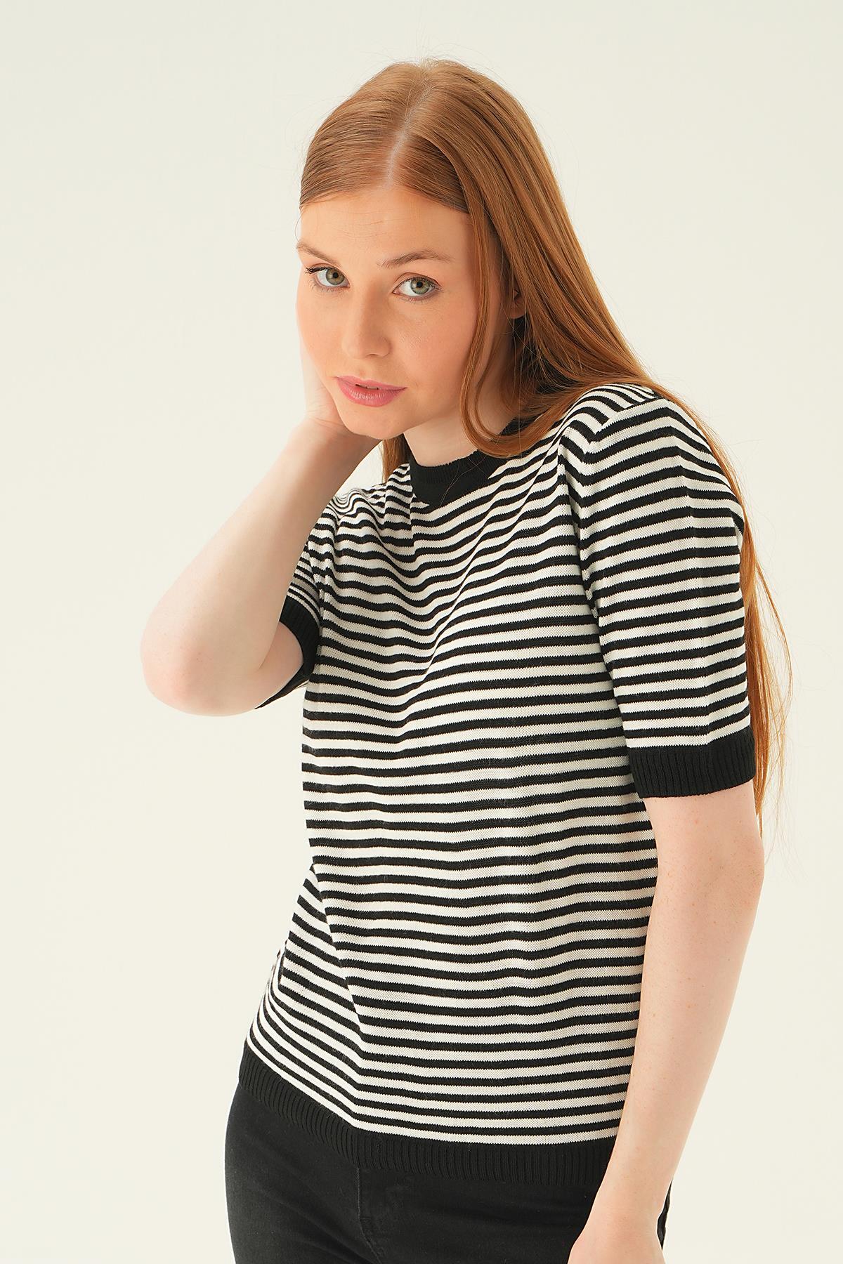 Siyah Çizgili Tişört 1443 - 3