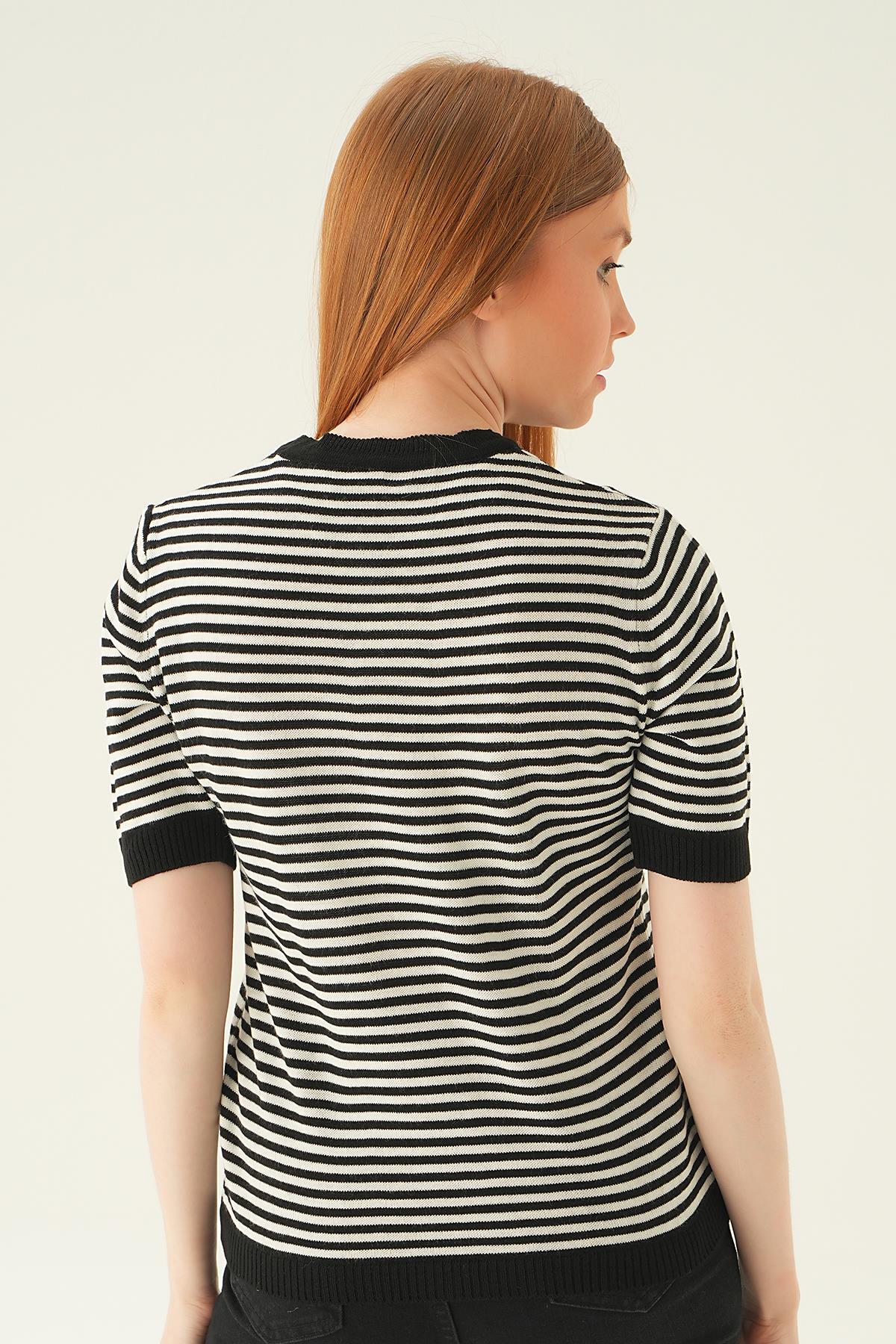 Siyah Çizgili Tişört 1443 - 5