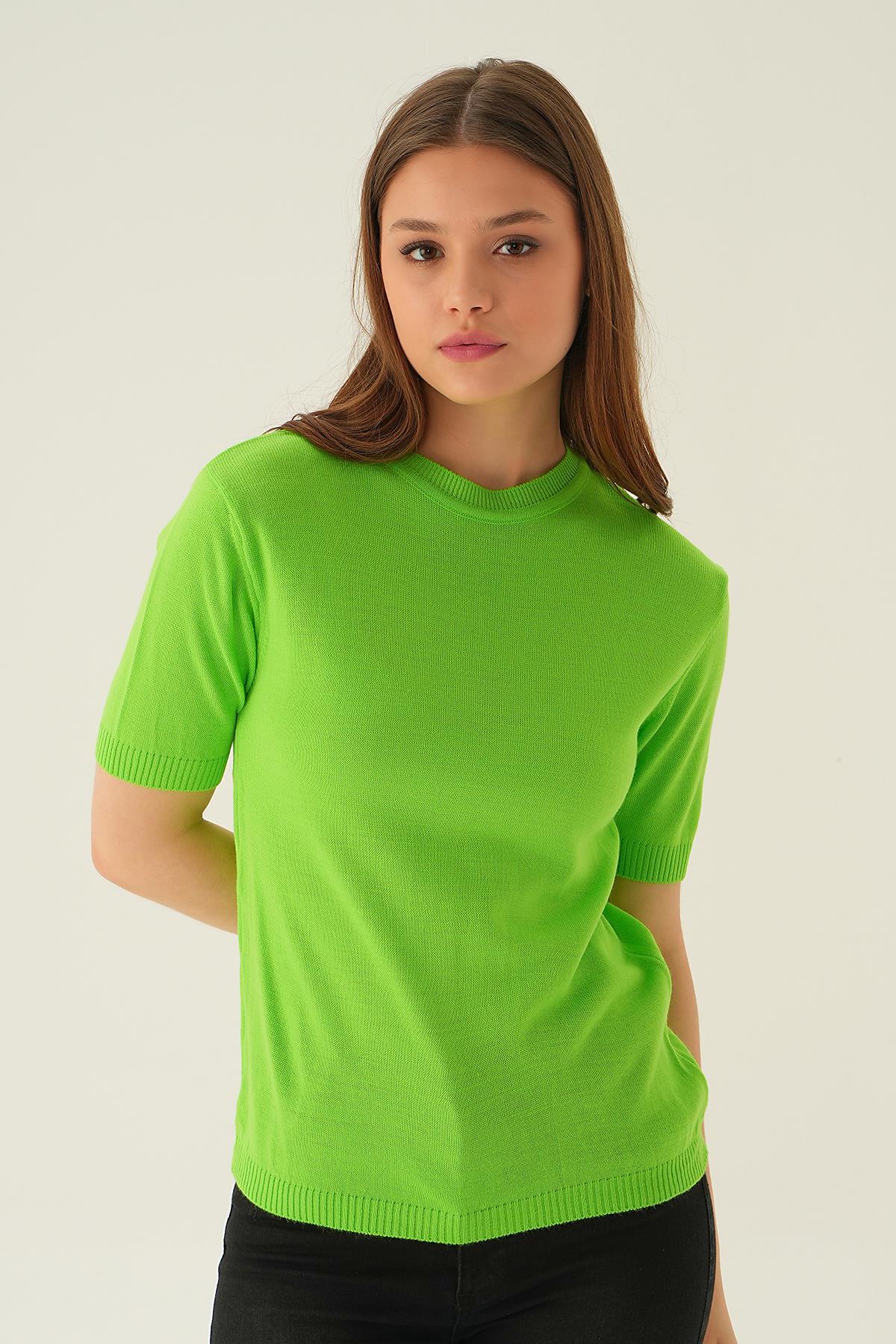 Elma Yeşili Bisiklet Yaka Tişört 1444 - 1