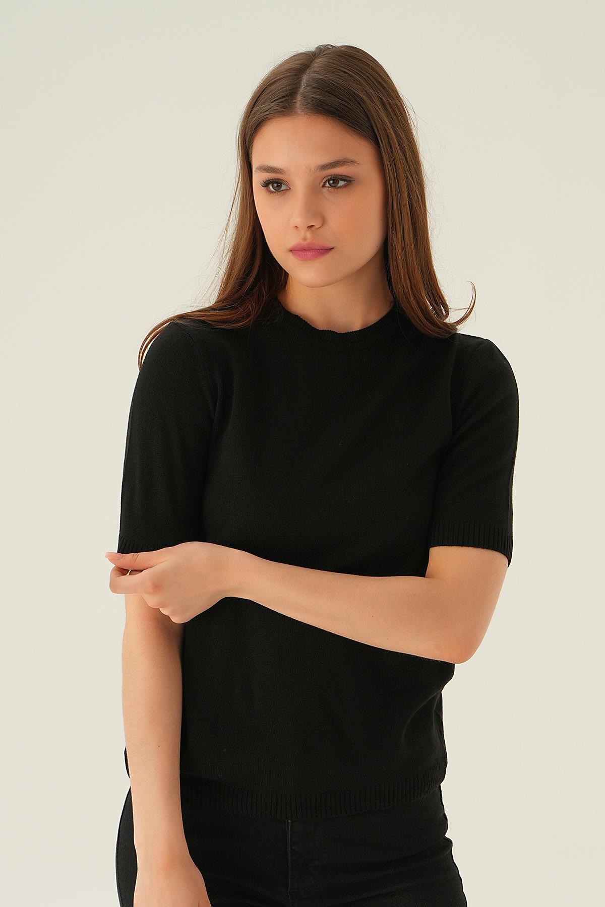 Siyah Bisiklet Yaka Tişört 1444 - 4