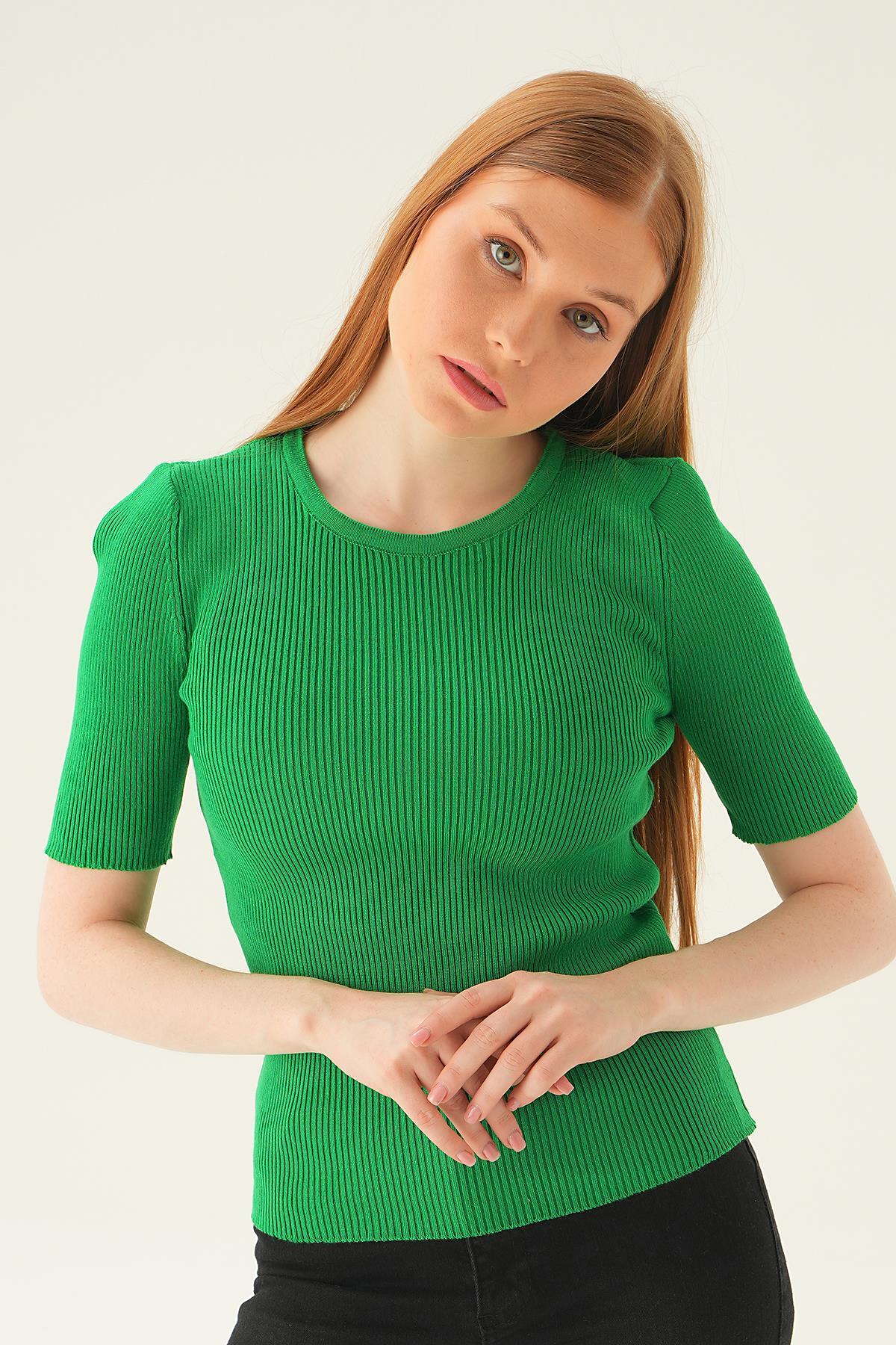 Benetton Yeşili Bisiklet Yaka Tişört 1449 - 2