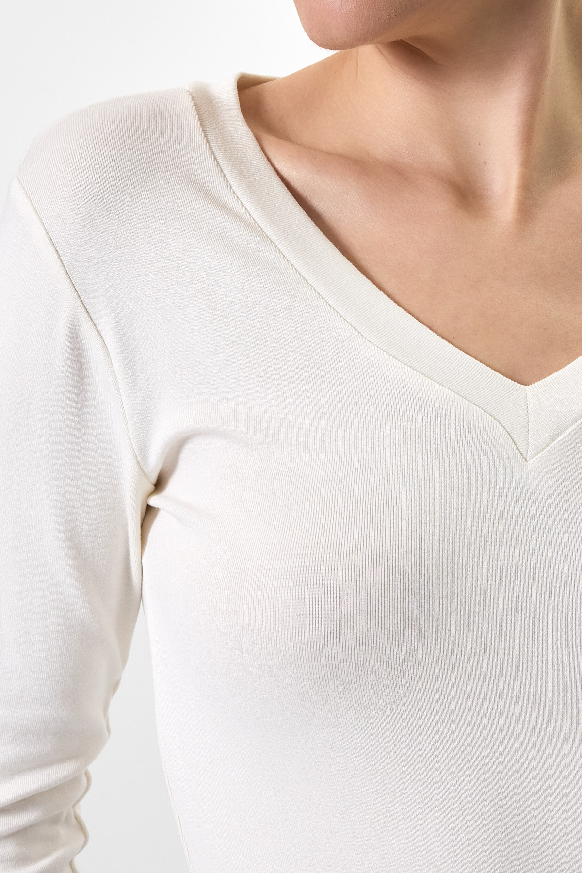 Ekru V Yaka Uzun Kol Body 1452 - 4