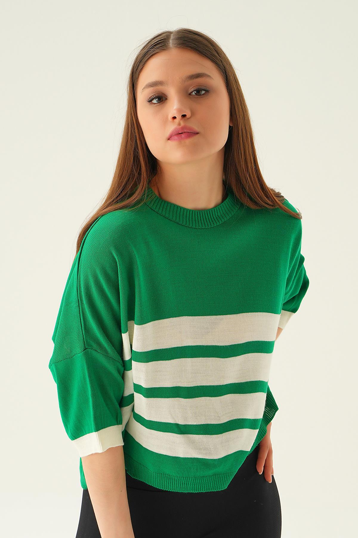 1454 Çizgi Detay Oversize Tişört Benetton Yeşili - 4