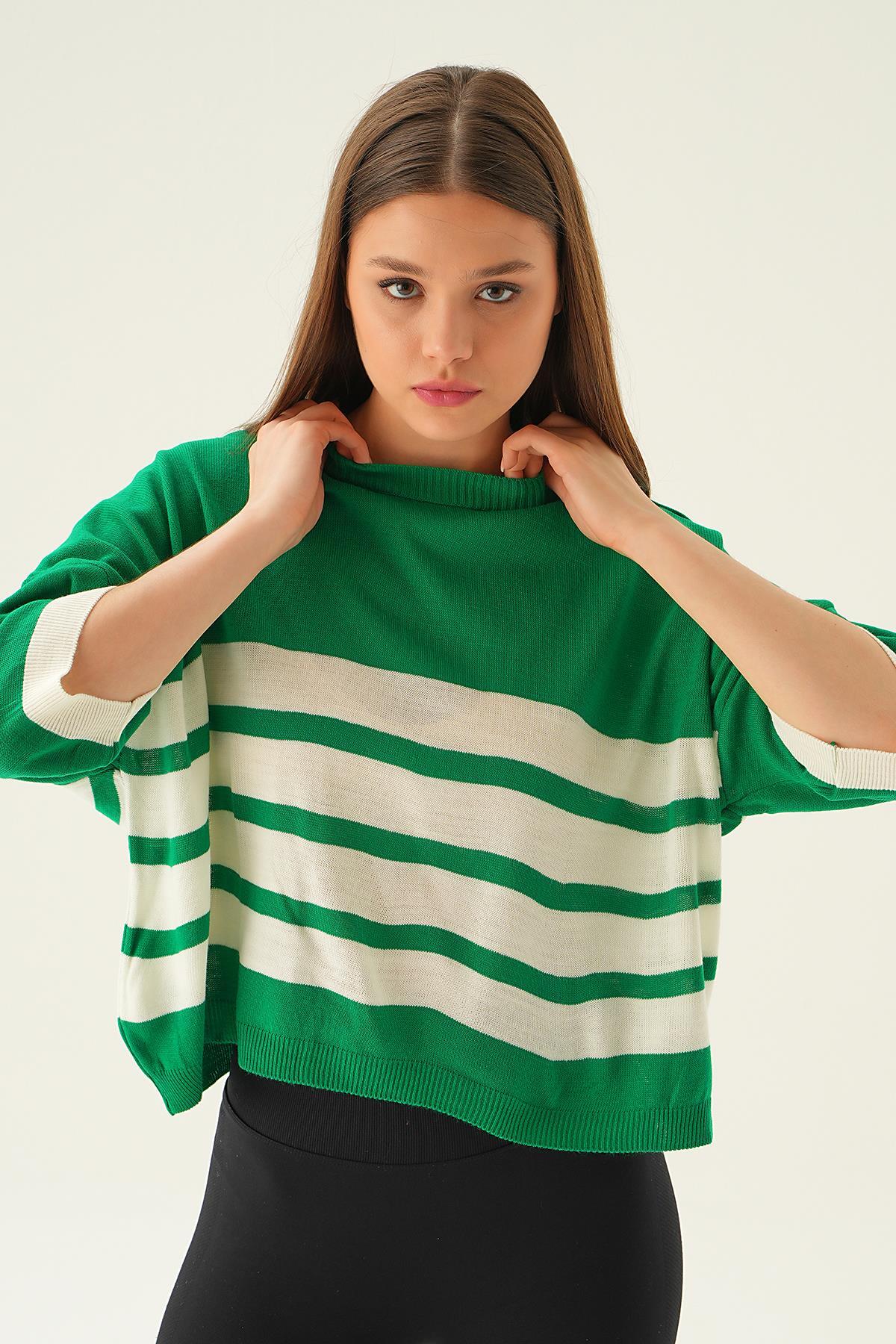 Benetton Yeşili Çizgi Detay Oversize Tişört 1454 - 1